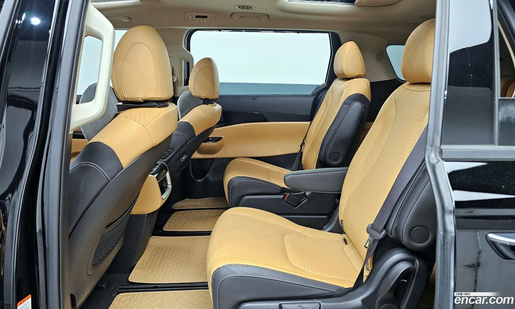 Kia Carnival 2023 — 25