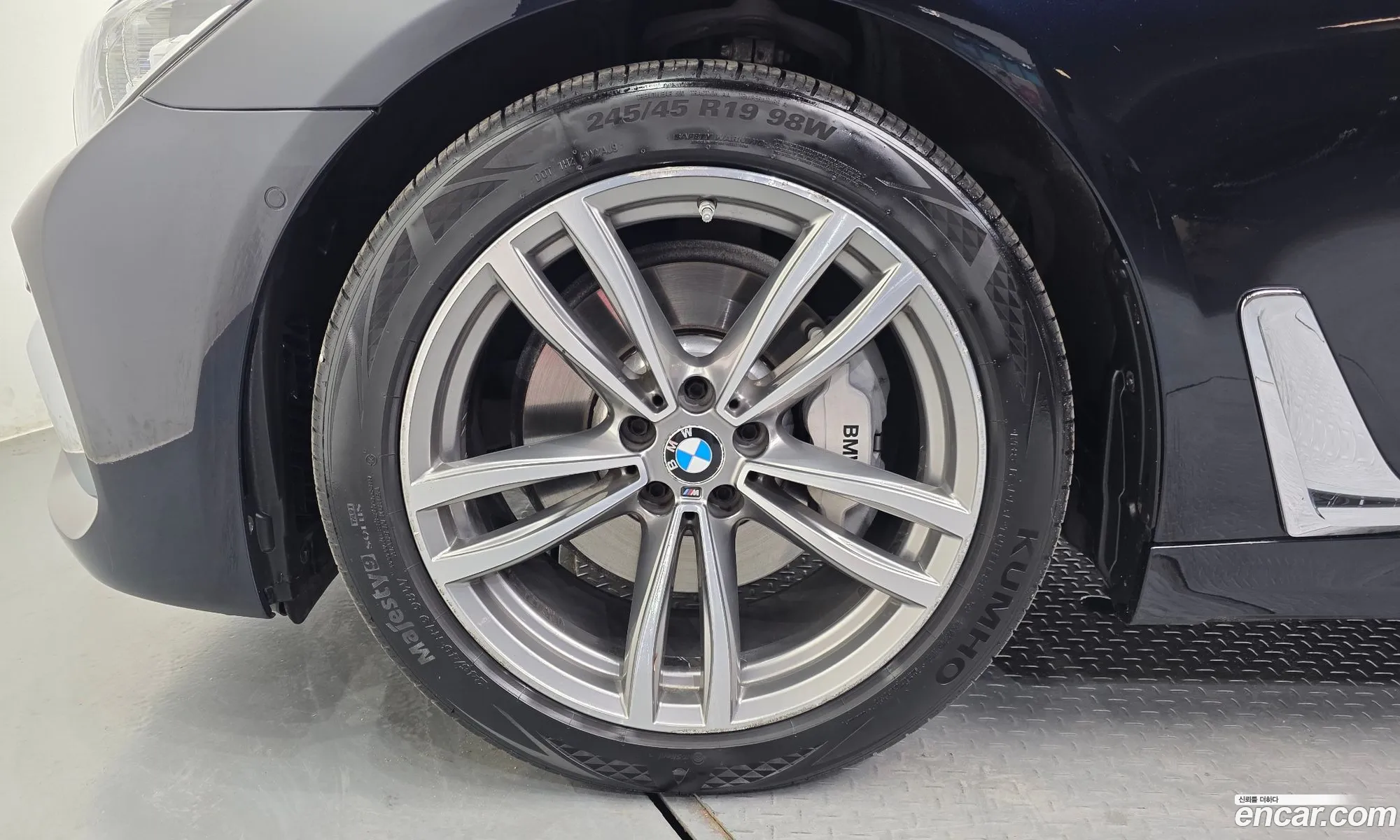 BMW 7 Series 2018 — 7