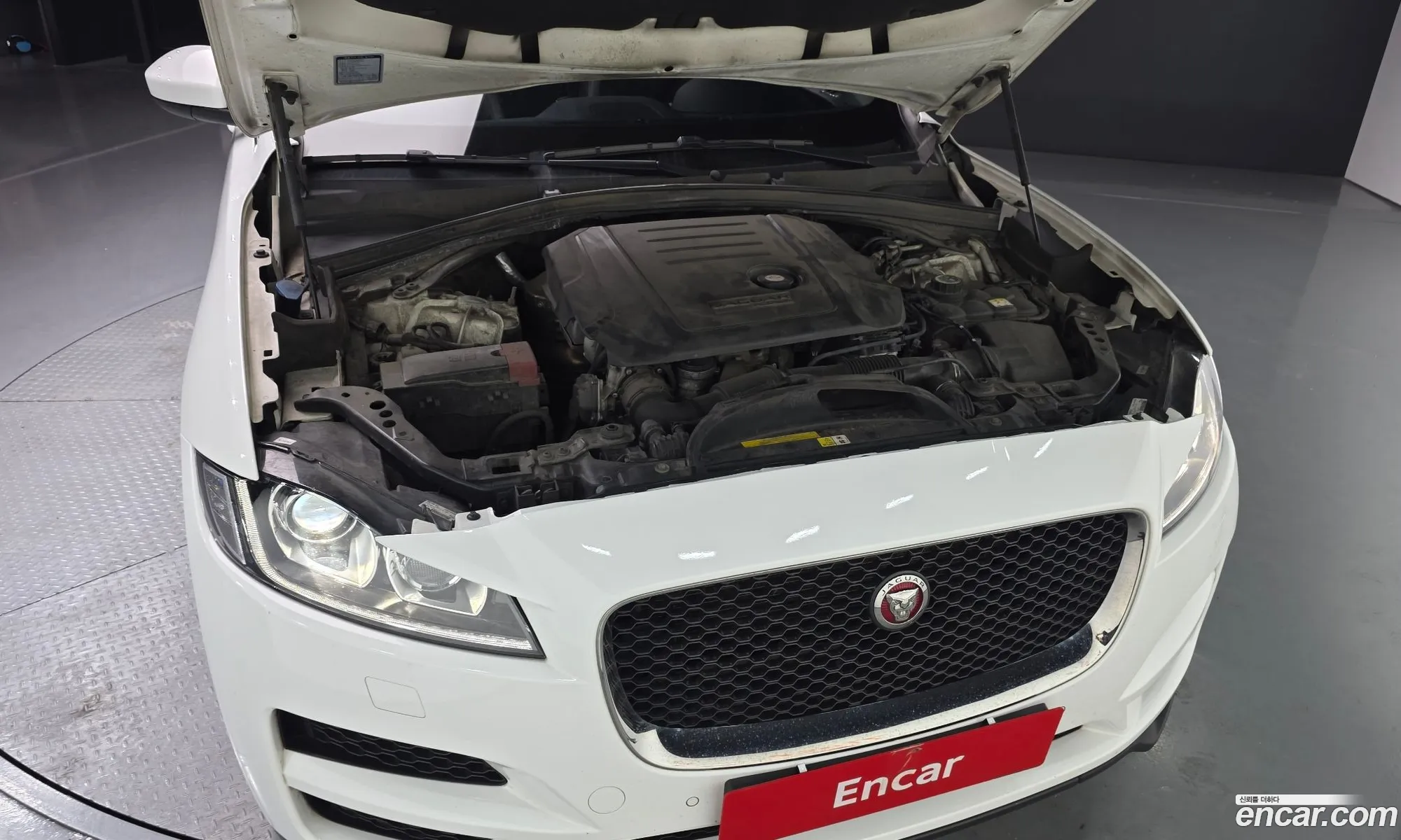 Jaguar F-Pace 2016 SADCA2BN9HA064028 — 4