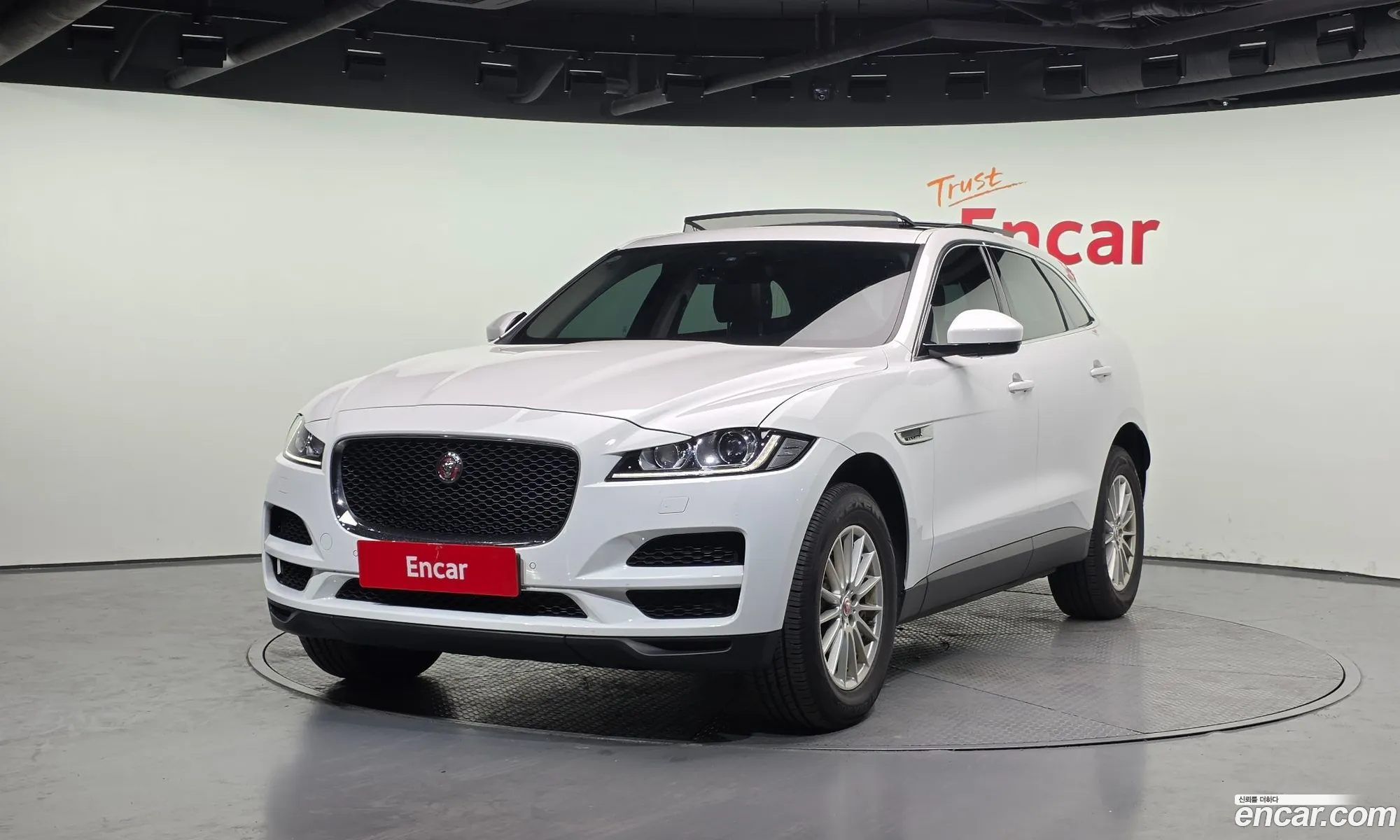 Jaguar F-Pace 2016 SADCA2BN9HA064028 — 10