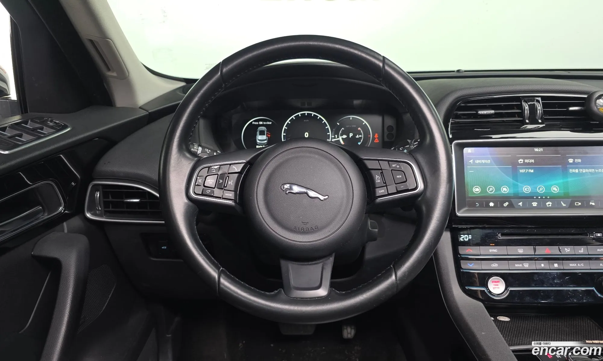 Jaguar F-Pace 2016 SADCA2BN9HA064028 — 16