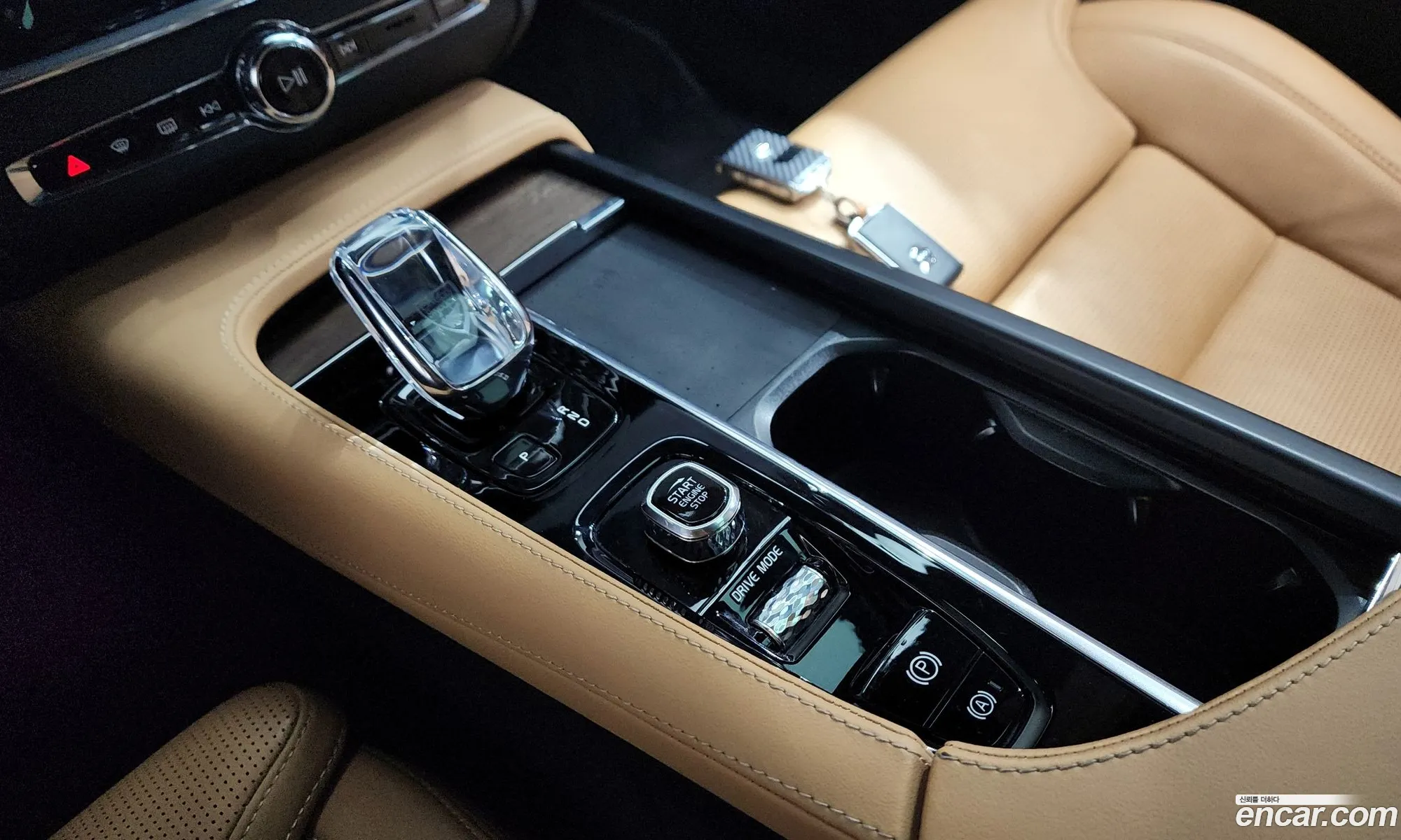 Volvo S90 2021 LVYPTL12DMP215920 — 32