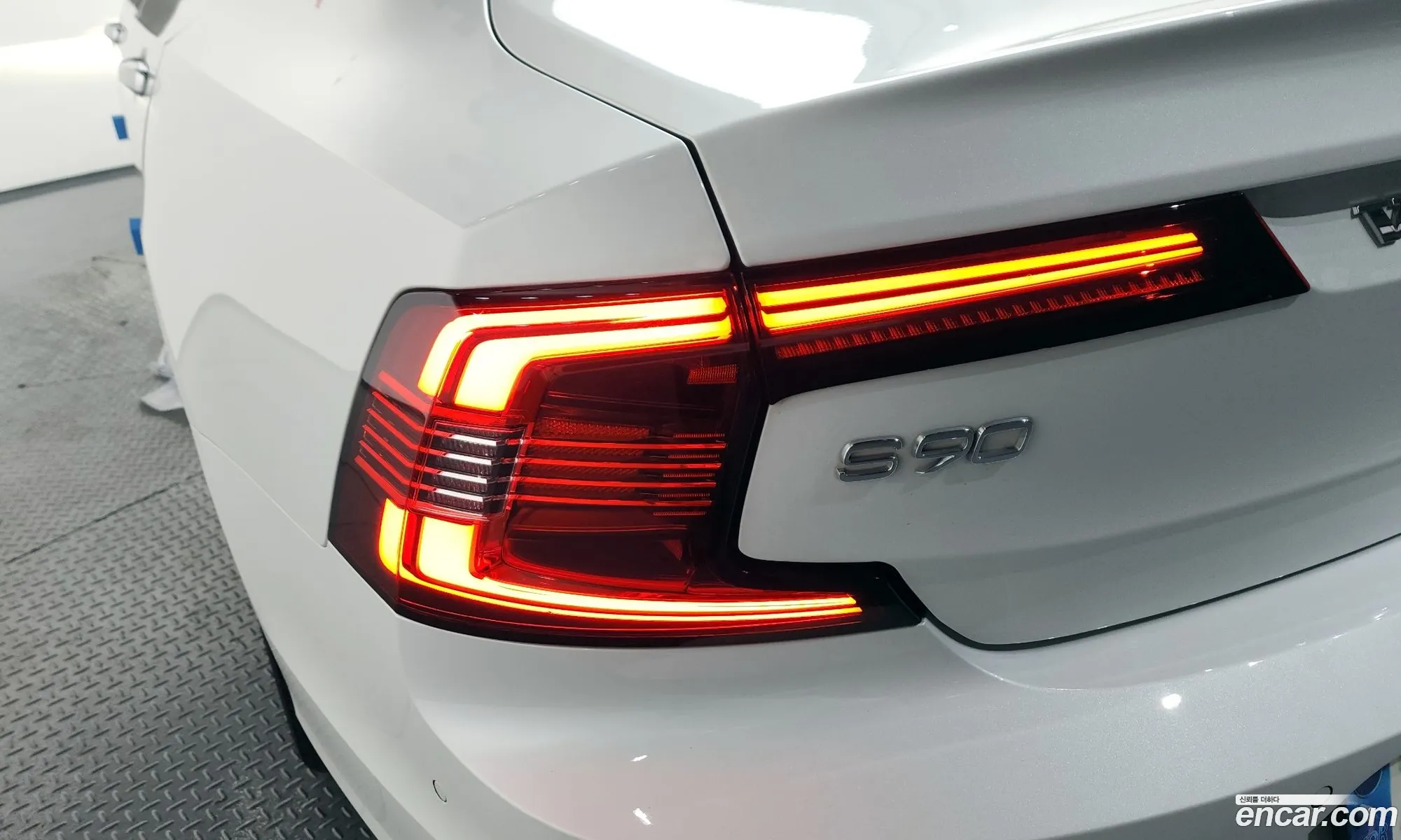 Volvo S90 2021 LVYPTL12DMP215920 — 18