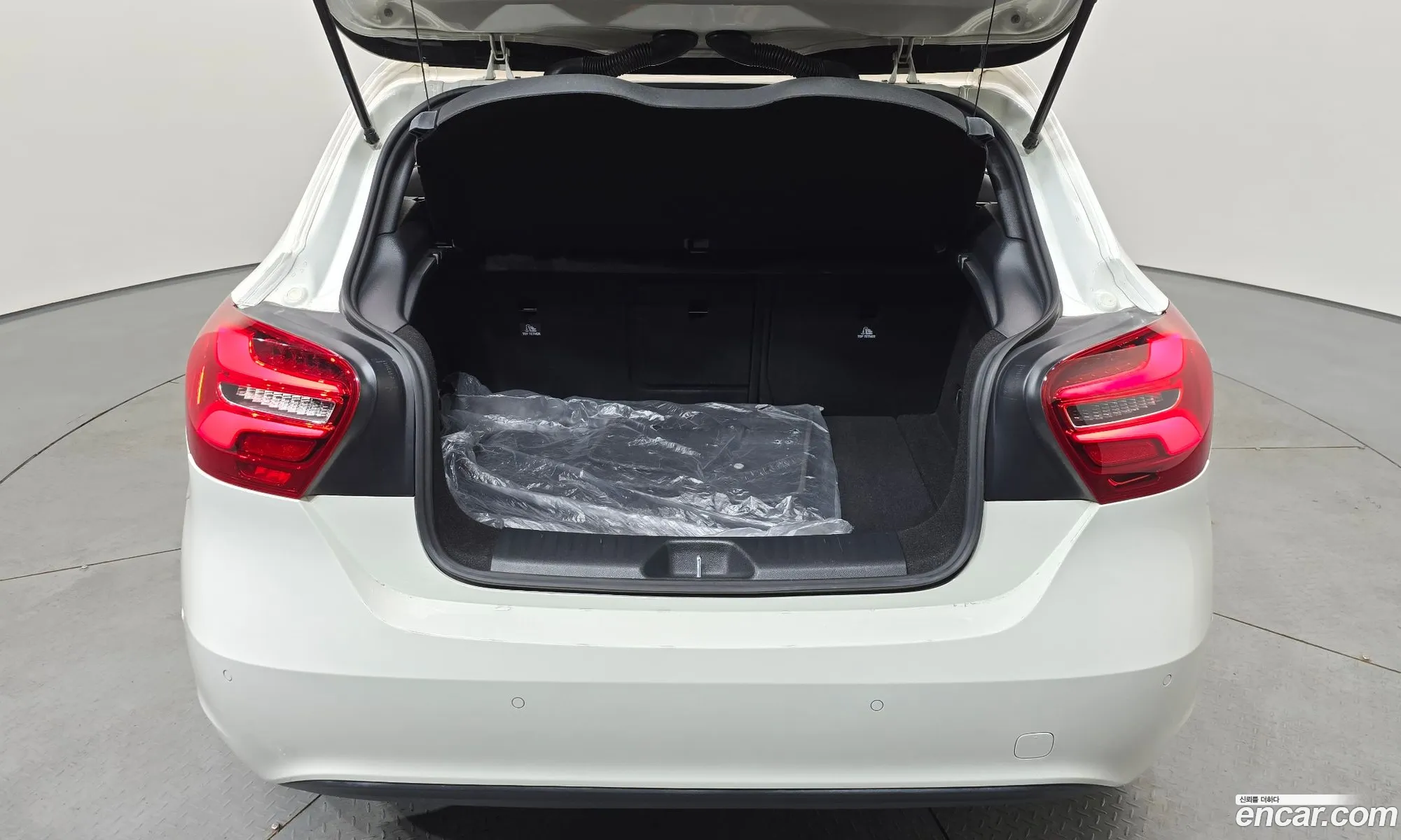 Mercedes-Benz A-Class W176 2018 — 15