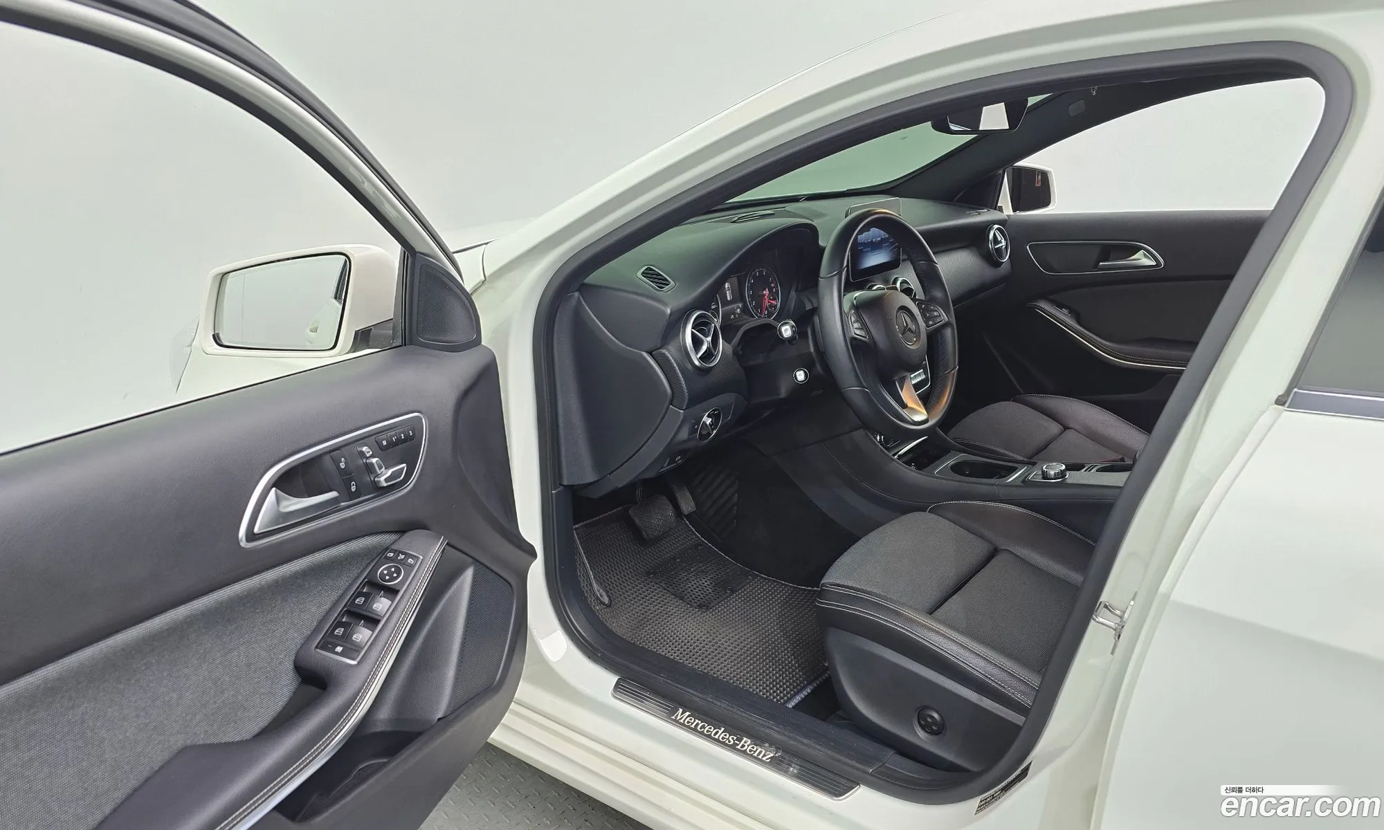Mercedes-Benz A-Class W176 2018 — 13