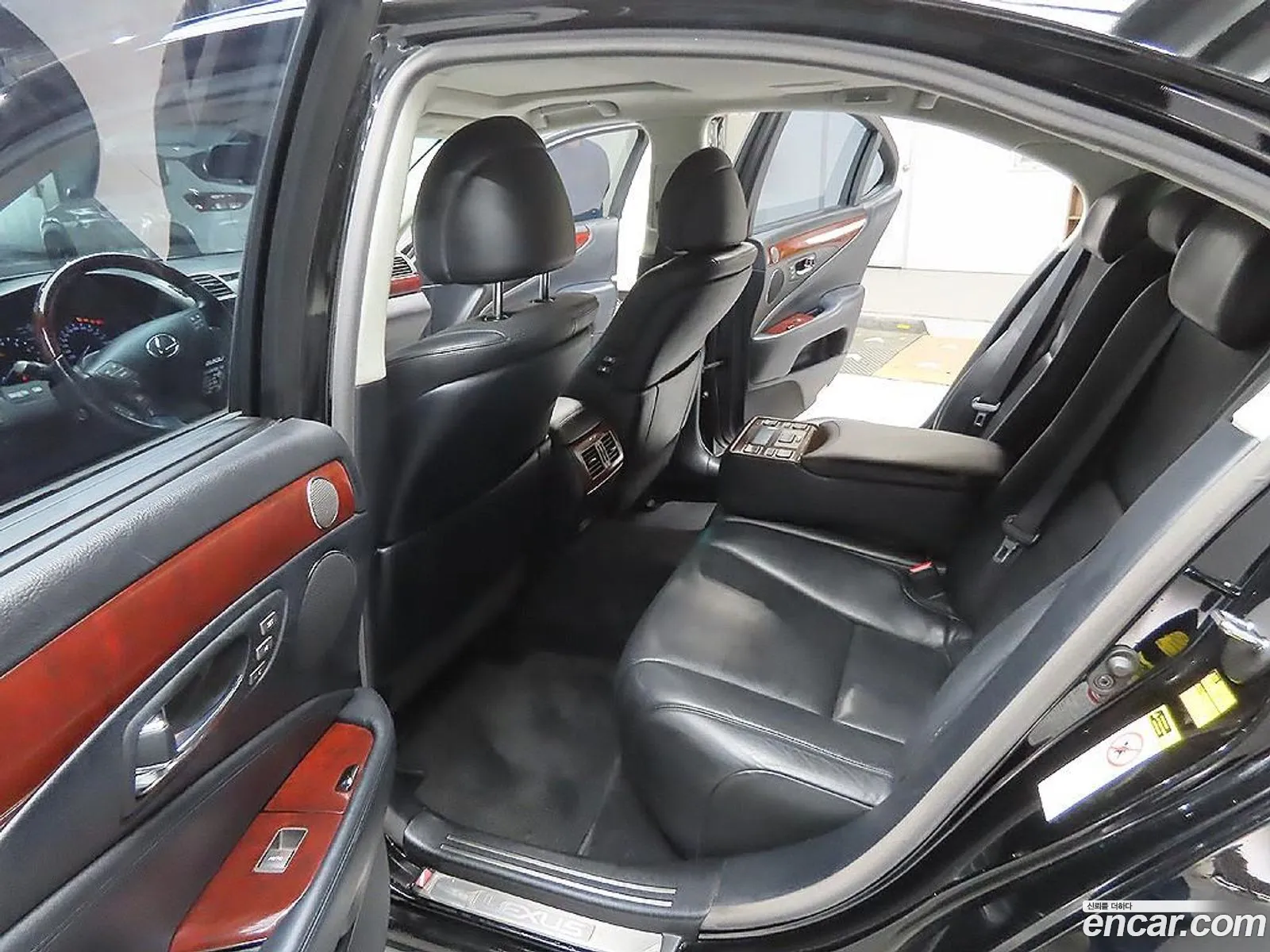 Lexus LS460 2007 — 12