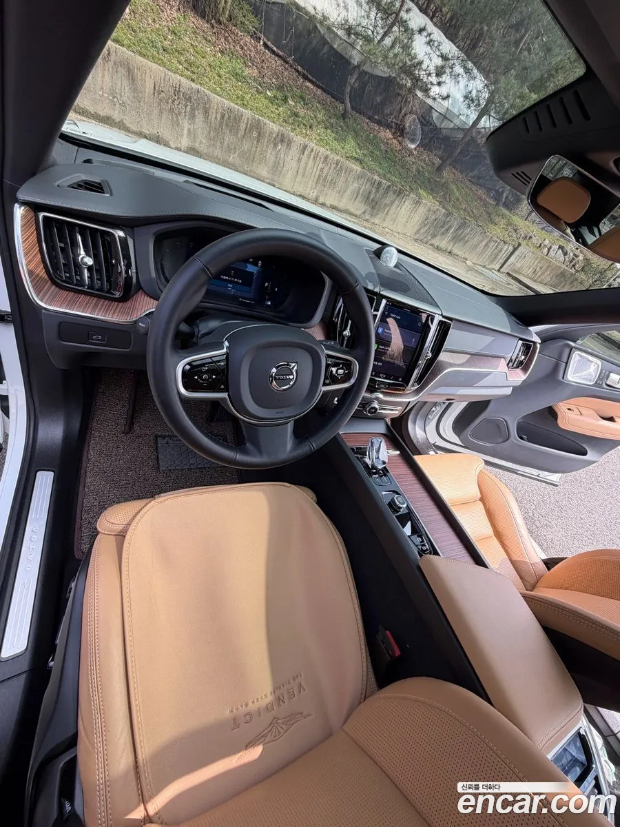 Volvo XC60 2025 — 8