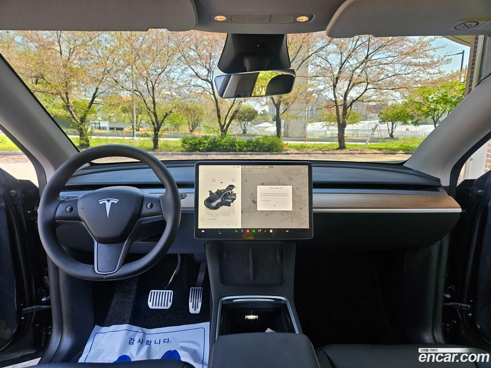 Tesla Model Y 2025 — 7