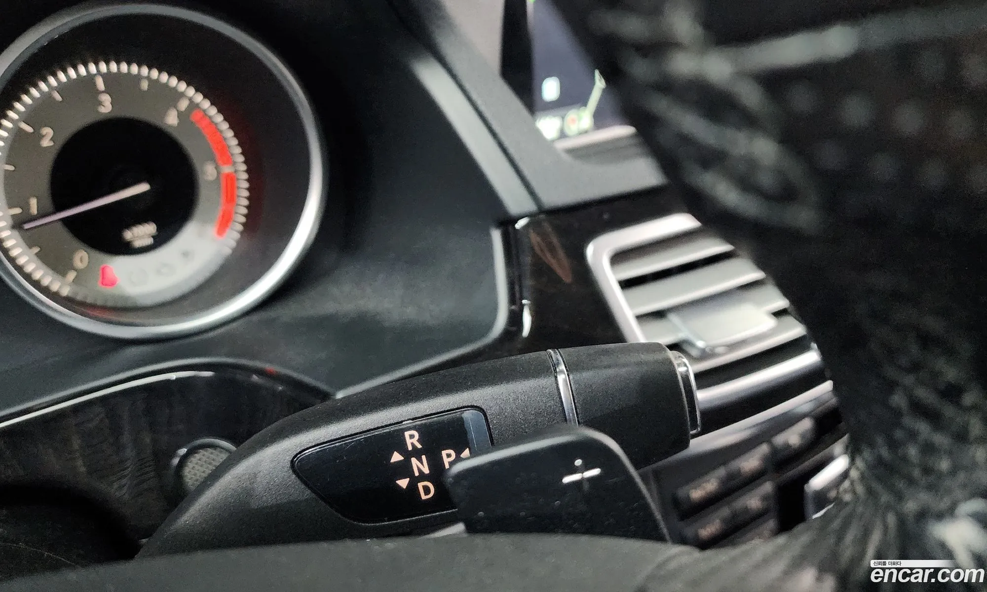 Mercedes-Benz E-Class W212 2014 WDDHF8CB8EA988679 — 11