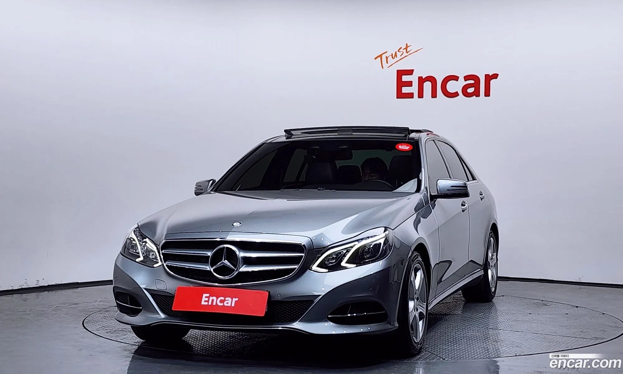 Mercedes-Benz E-Class W212 2014 WDDHF8CB8EA988679 — 16