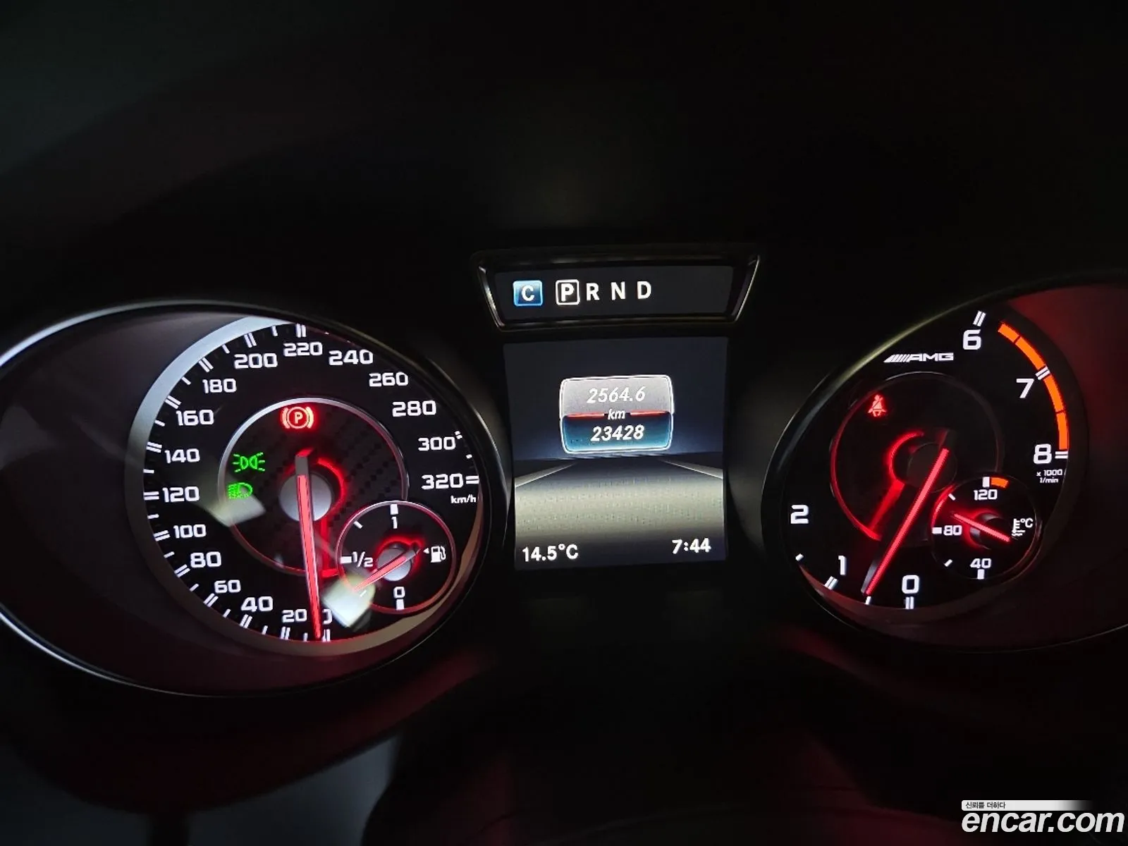 Mercedes-Benz GLA-Class X156 2017 — 12