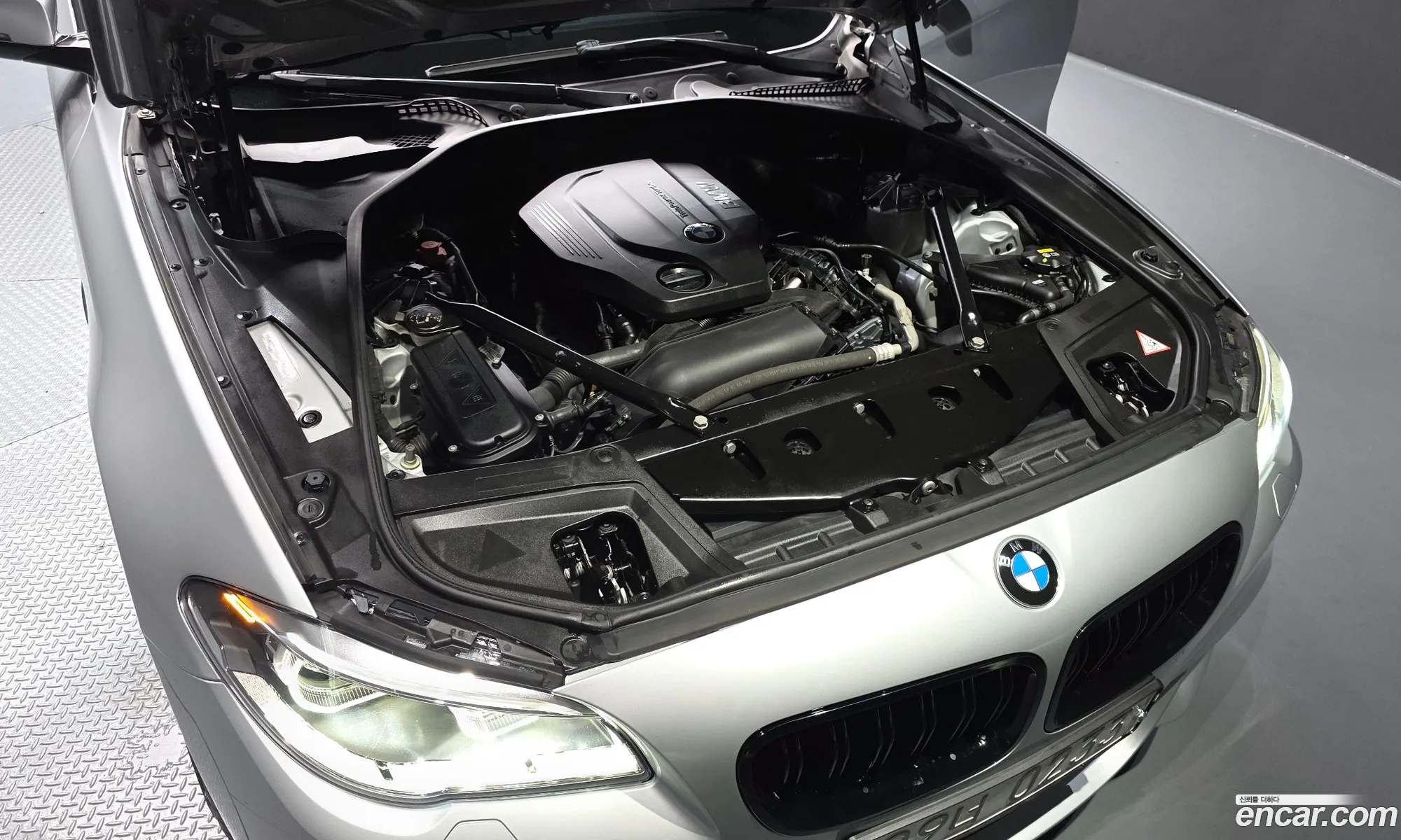 BMW 5 Series 2015 — 12
