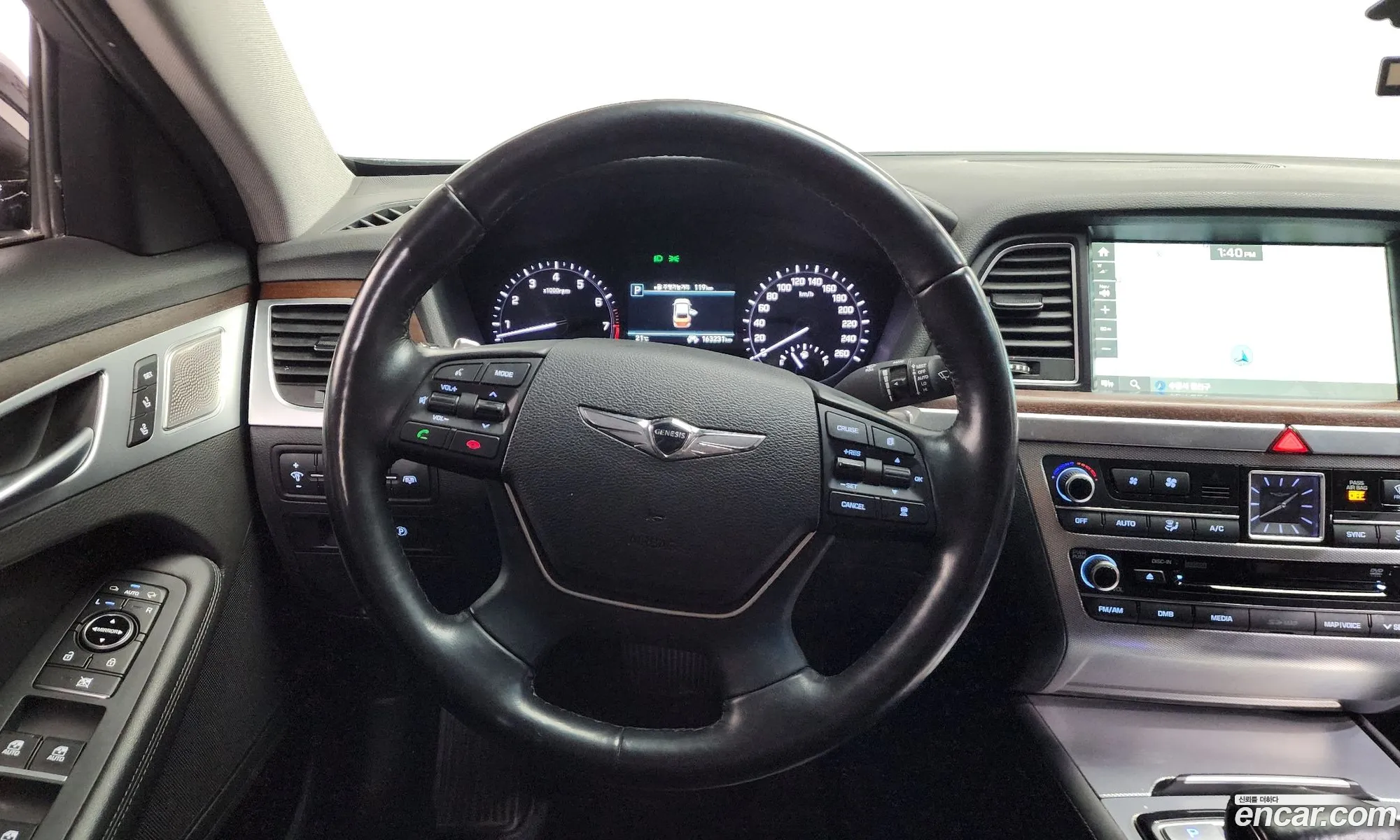Genesis G80 2017 KMHGM41DBJU257554 — 4