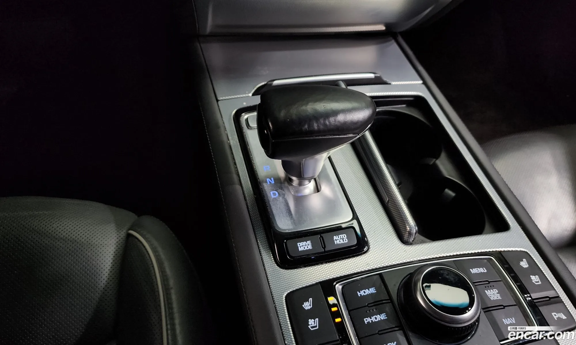 Genesis G80 2017 KMHGM41DBJU257554 — 2