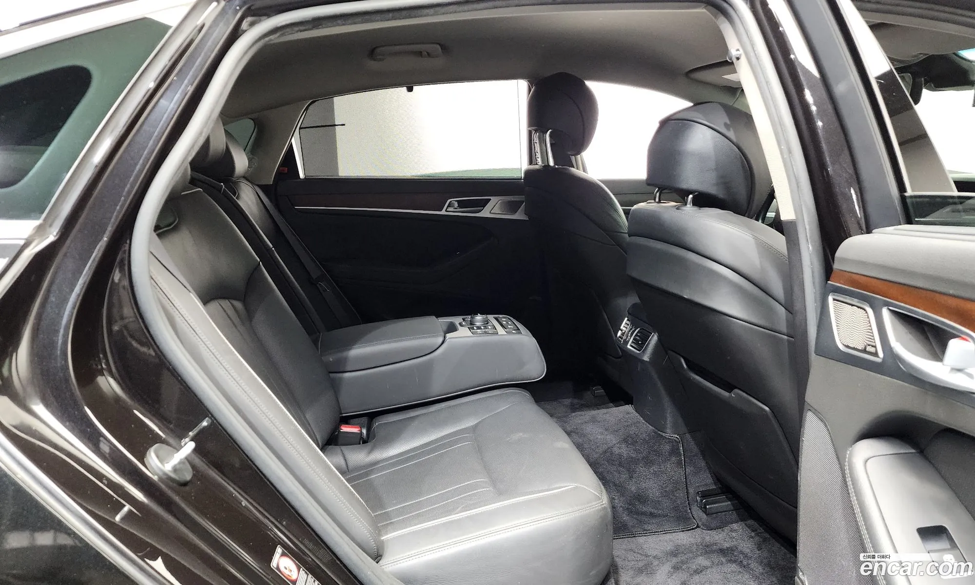Genesis G80 2017 KMHGM41DBJU257554 — 23