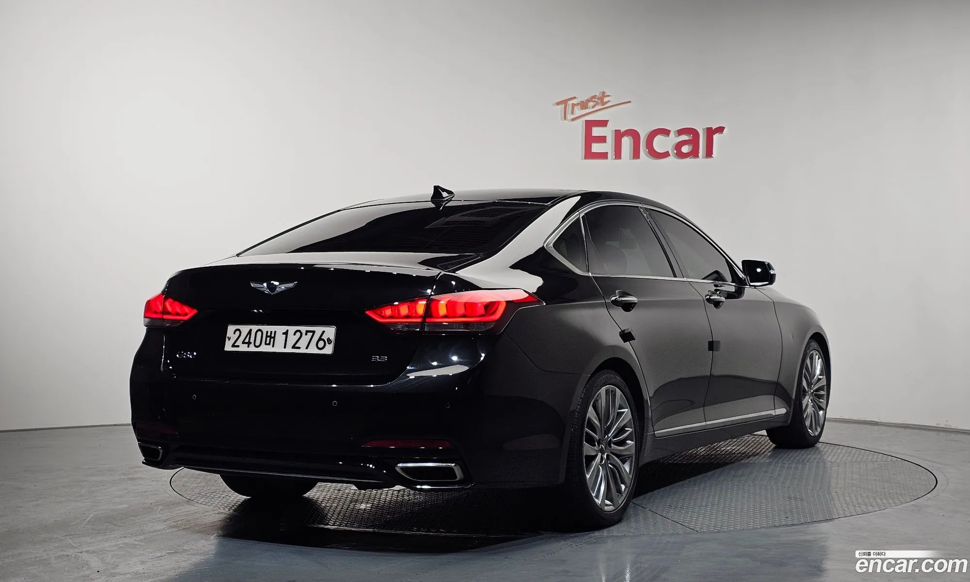 Genesis G80 2017 KMHGM41DBJU257554 — 3