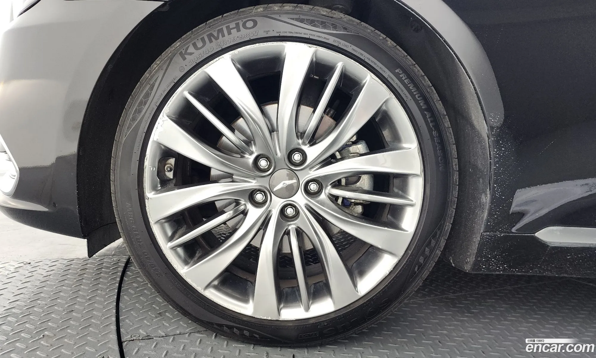 Genesis G80 2017 KMHGM41DBJU257554 — 35