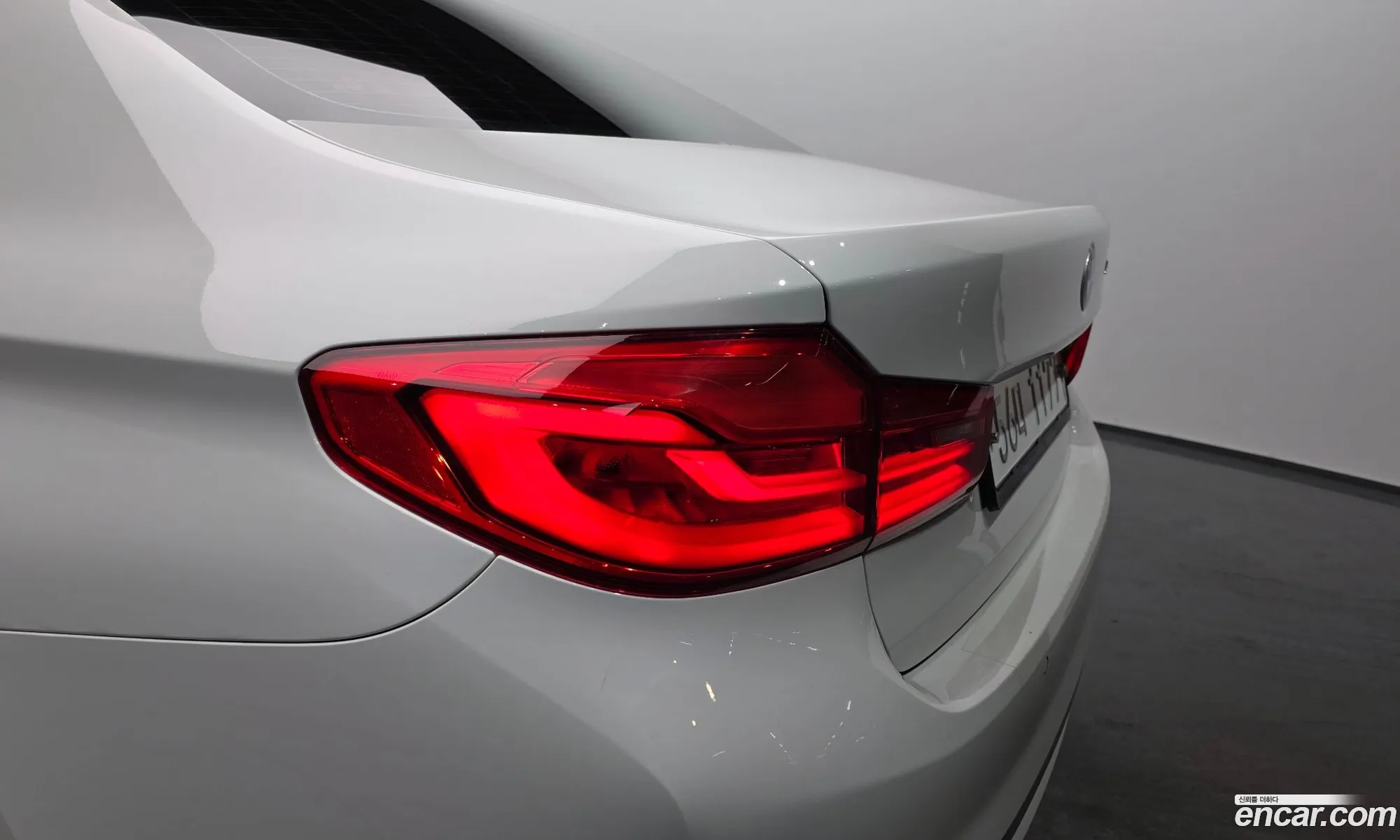 BMW 5 Series 2018 WBAJK7106JBH23752 — 28