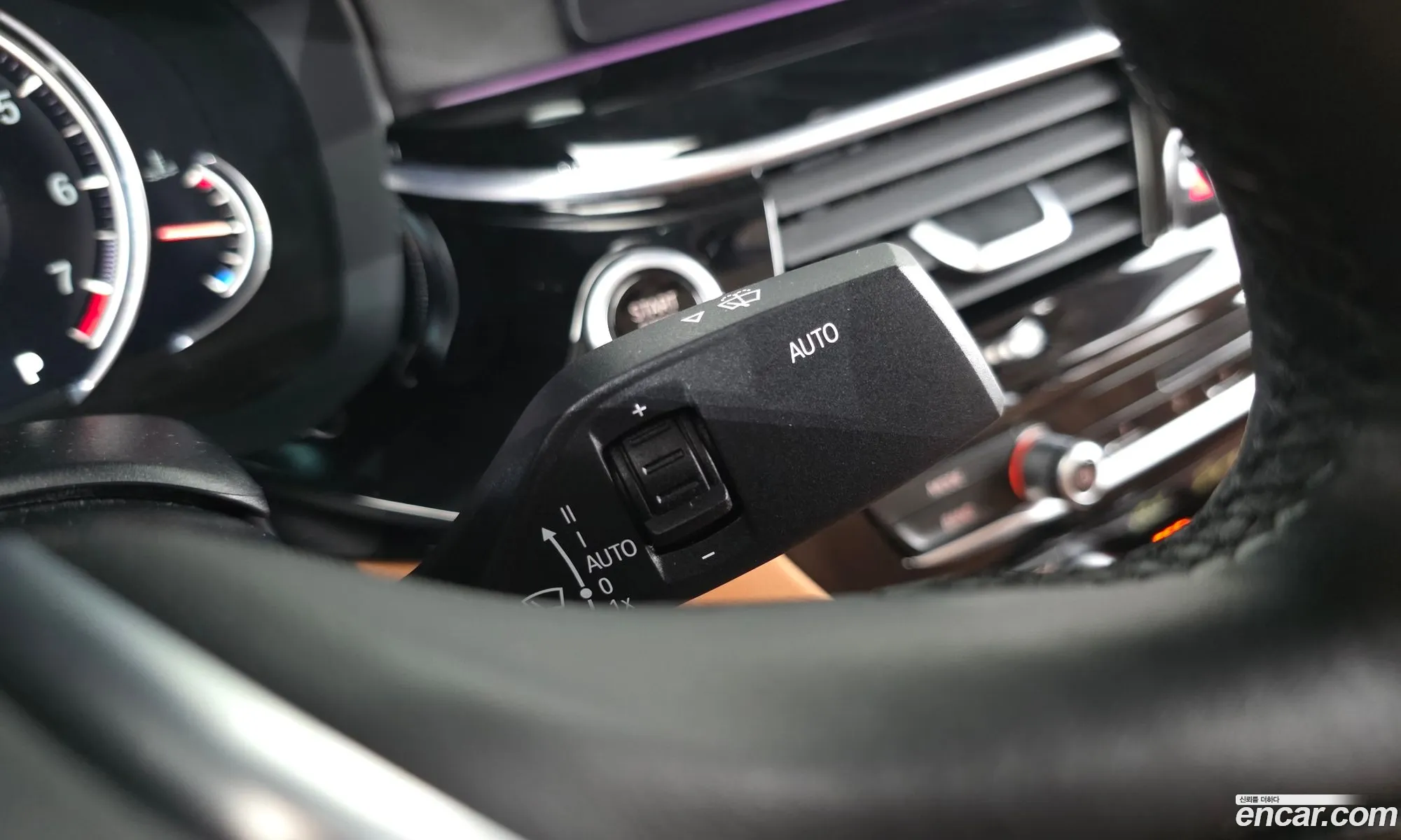 BMW 5 Series 2018 WBAJK7106JBH23752 — 24