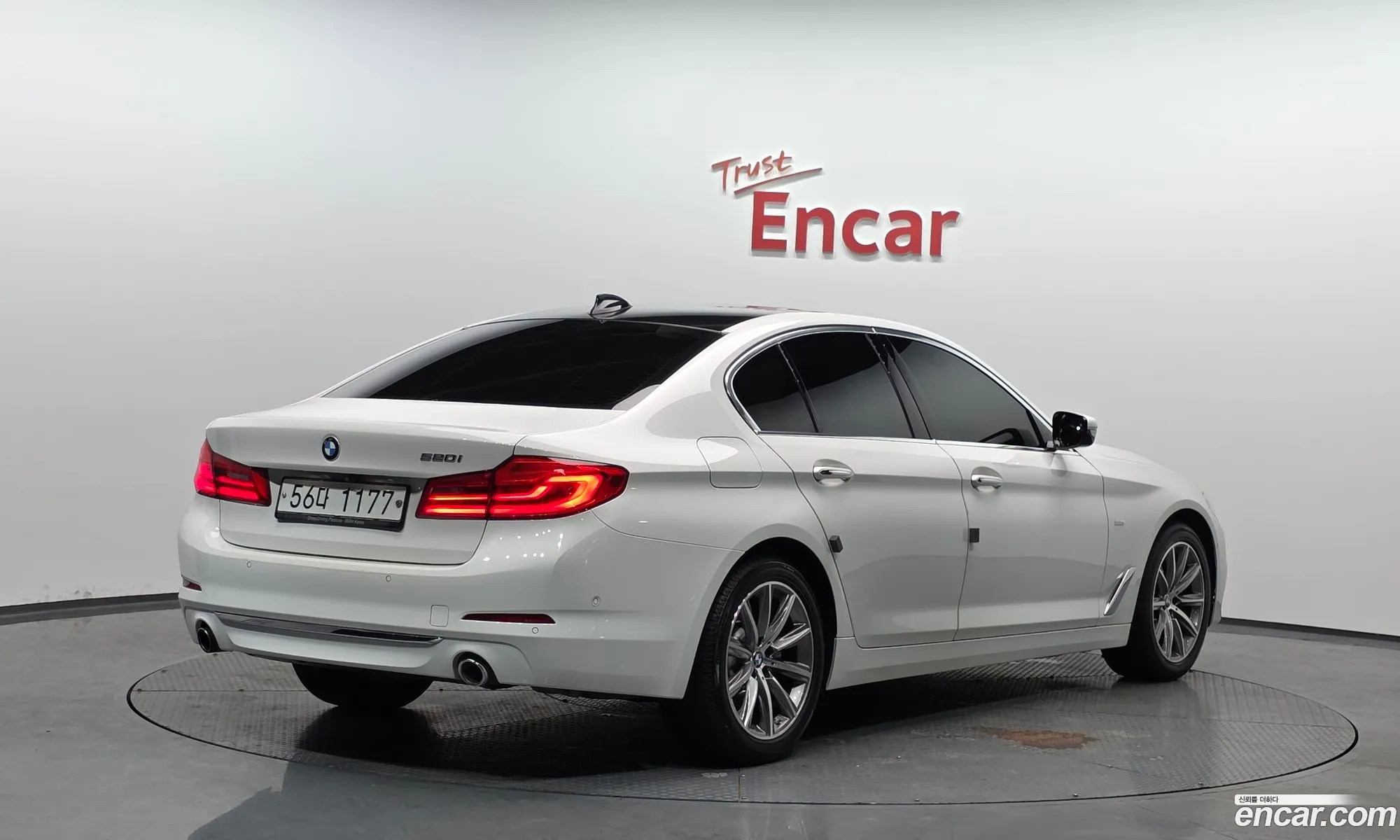 BMW 5 Series 2018 WBAJK7106JBH23752 — 32