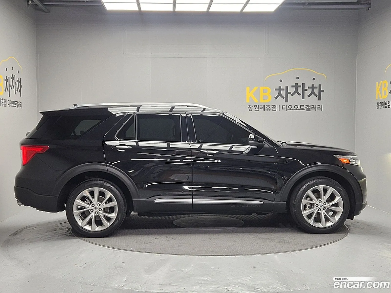 Ford Explorer 6th Gen 2022 — 11