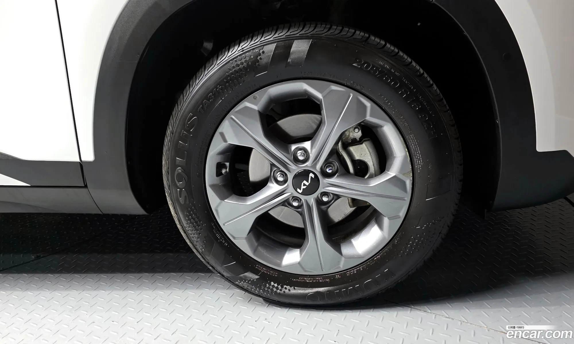 Kia Seltos 2023 — 17