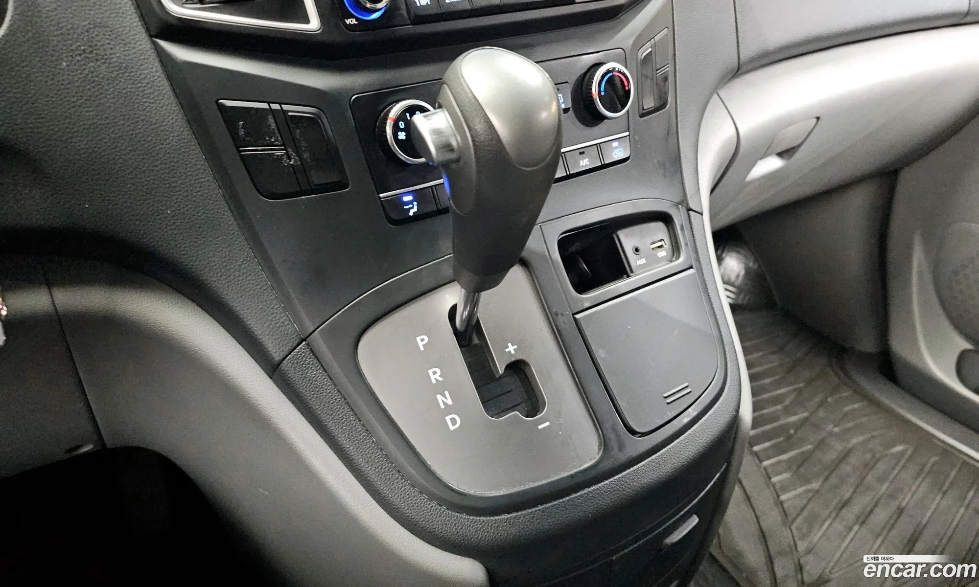 Hyundai Grand Starex 2020 — 15