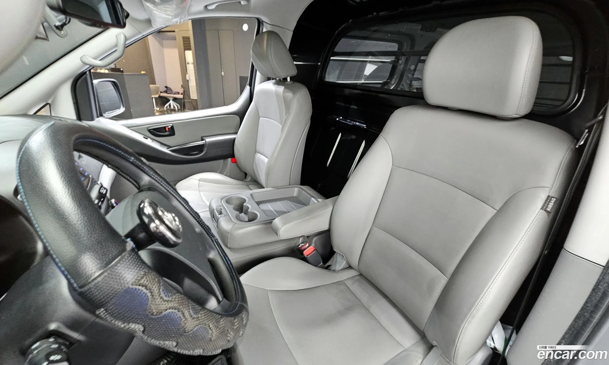 Hyundai Grand Starex 2020 — 29