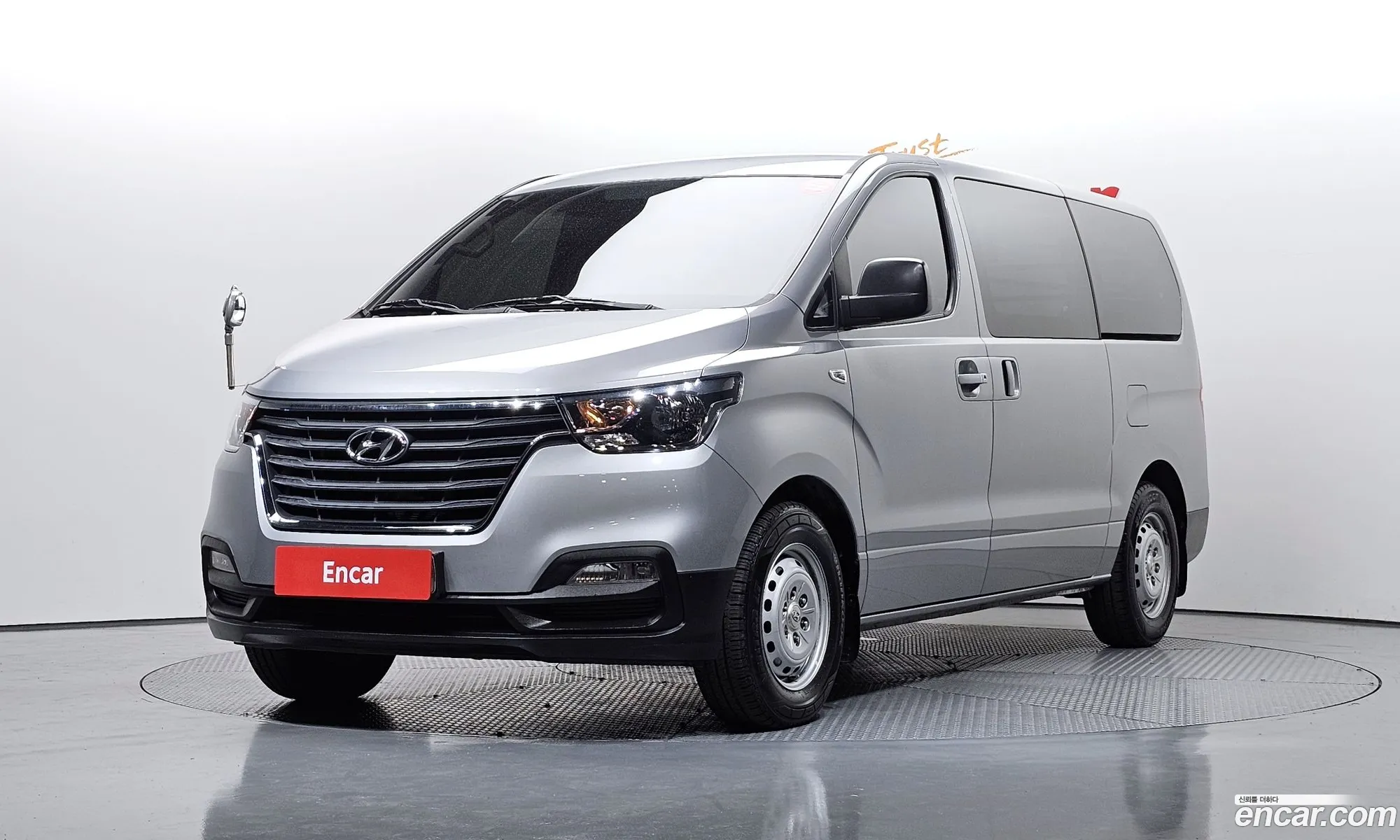 Hyundai Grand Starex 2020 — 26