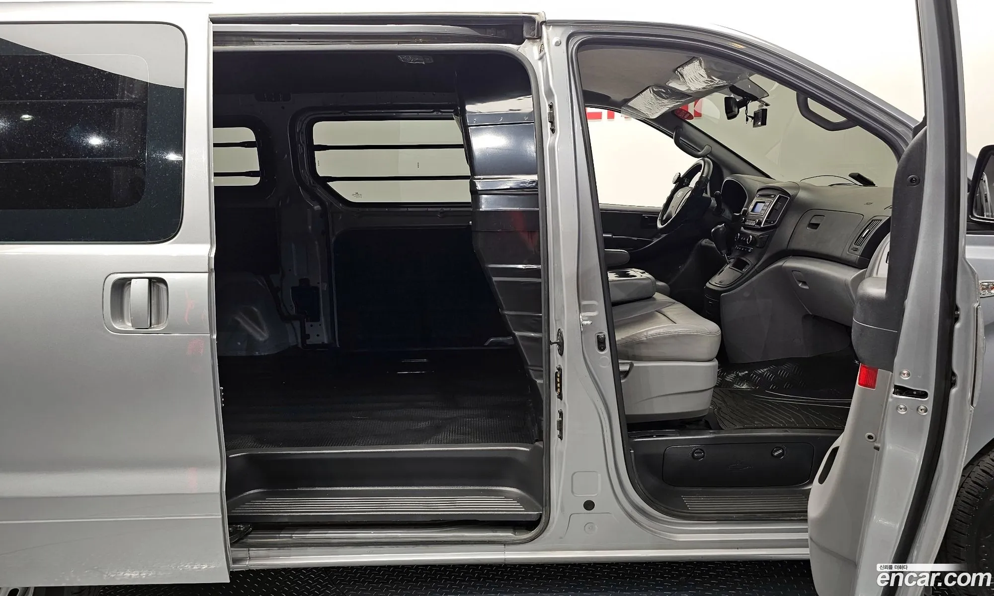 Hyundai Grand Starex 2020 — 10