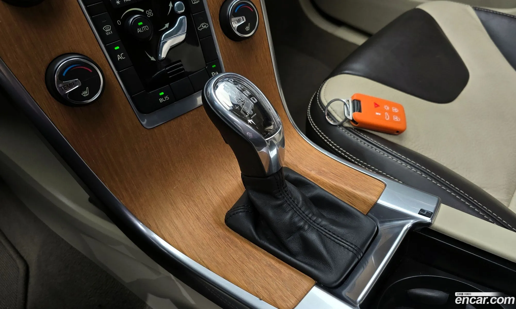 Volvo XC60 2013 YV1DZ88K0D2439902 — 8