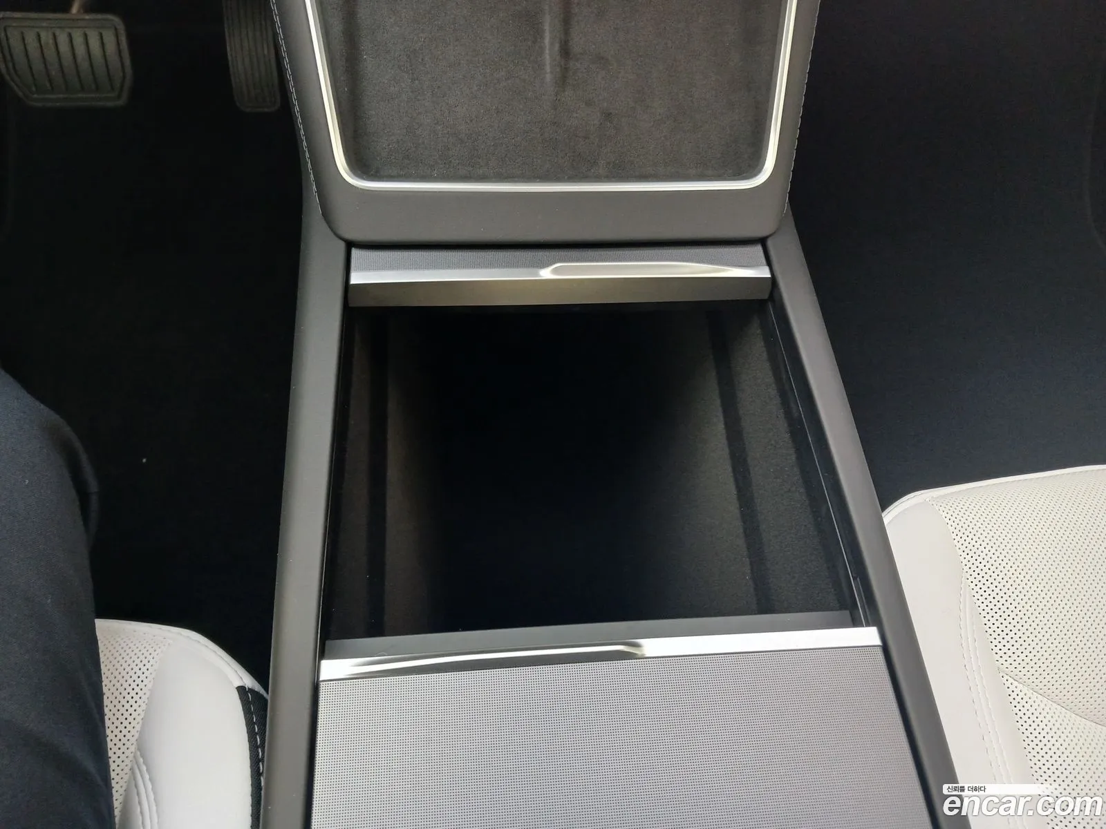 Tesla Model Y 2026 — 15