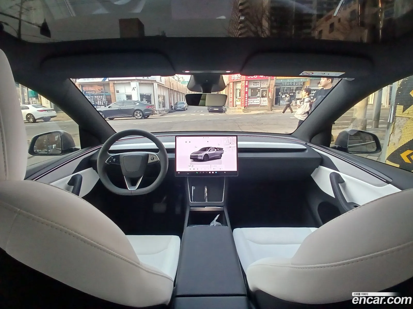 Tesla Model Y 2026 — 19