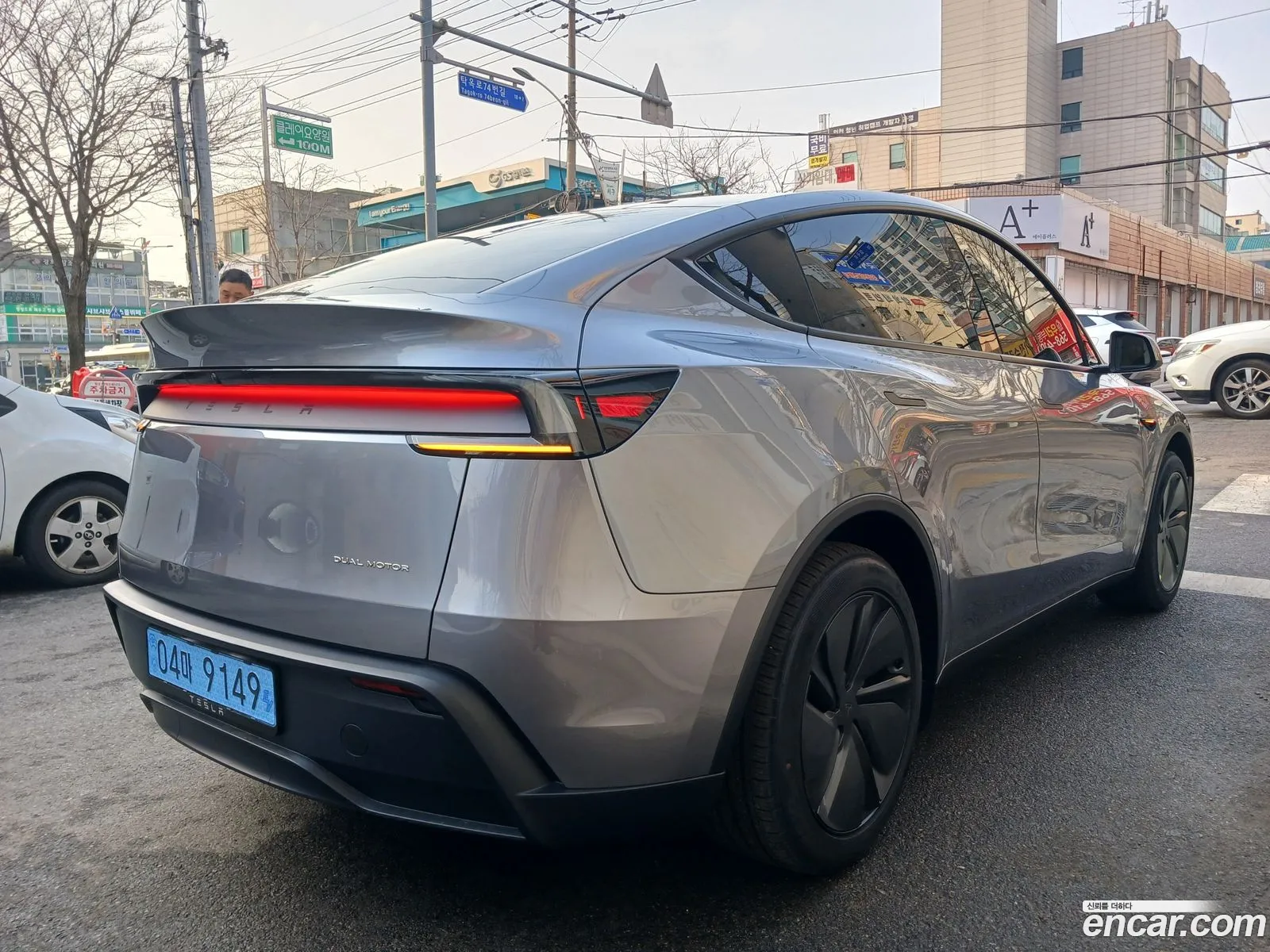 Tesla Model Y 2026 — 6