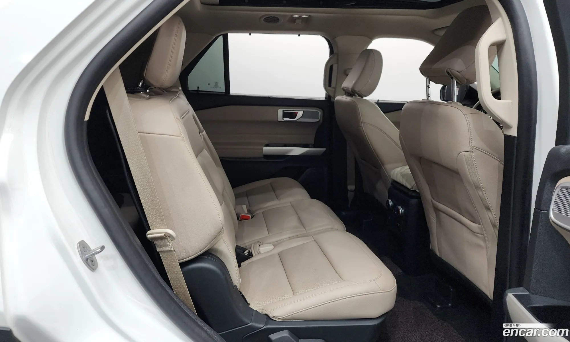 Ford Explorer 6th Gen 2021 1FMSK8FH9MGA98114 — 31