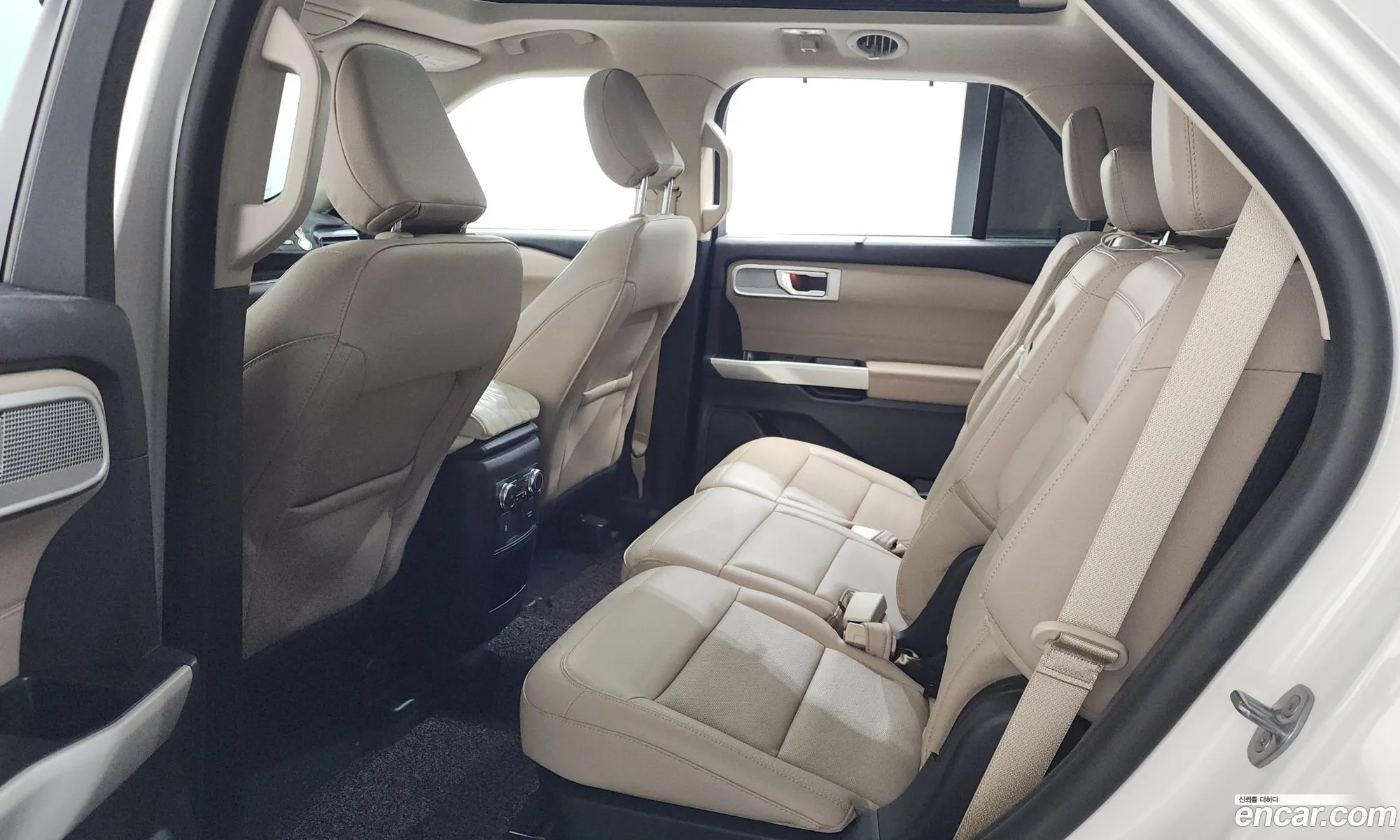 Ford Explorer 6th Gen 2021 1FMSK8FH9MGA98114 — 2