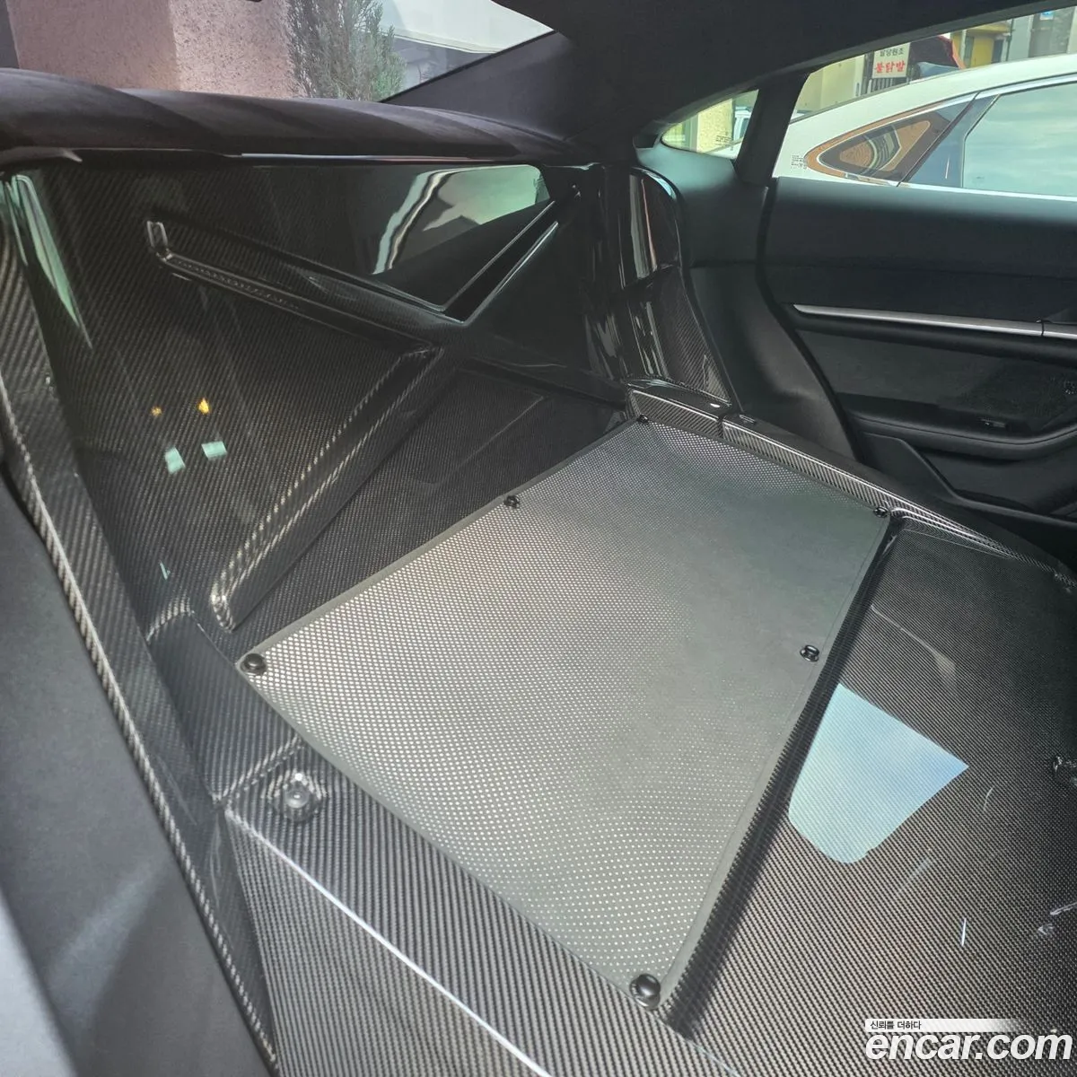 Porsche Taycan 2026 — 12