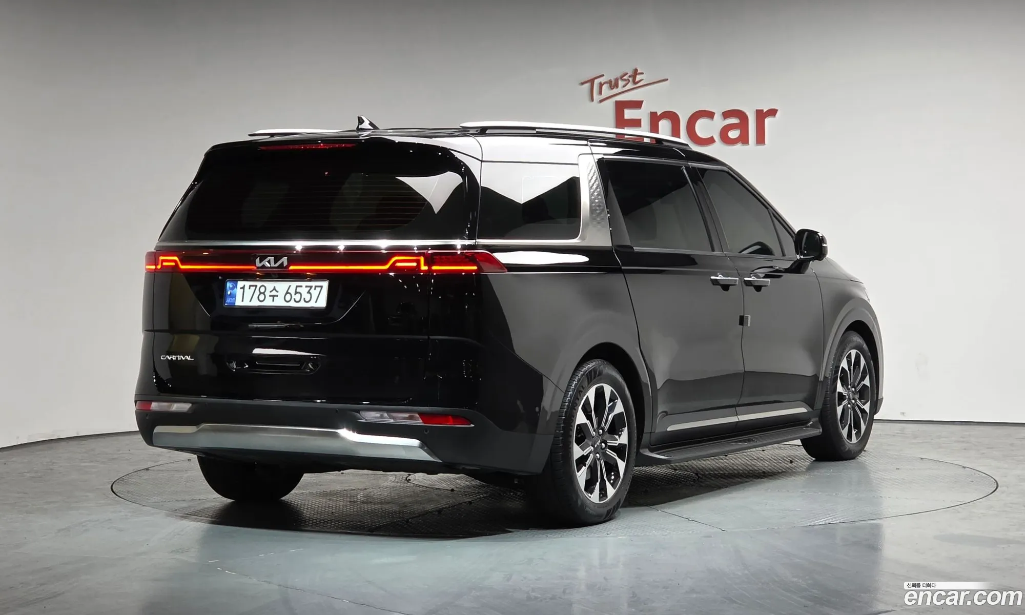 Kia Carnival 2022 — 22