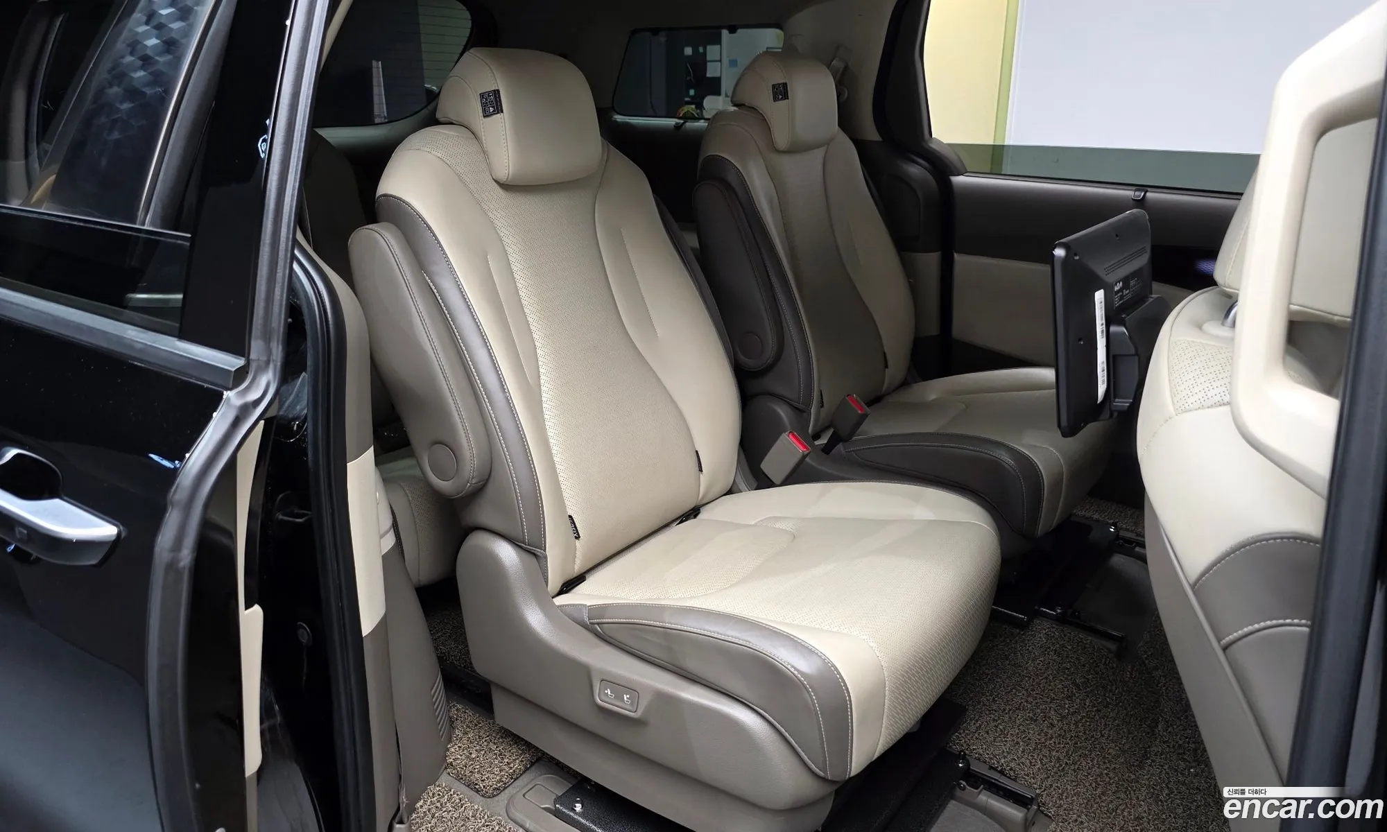 Kia Carnival 2022 — 16