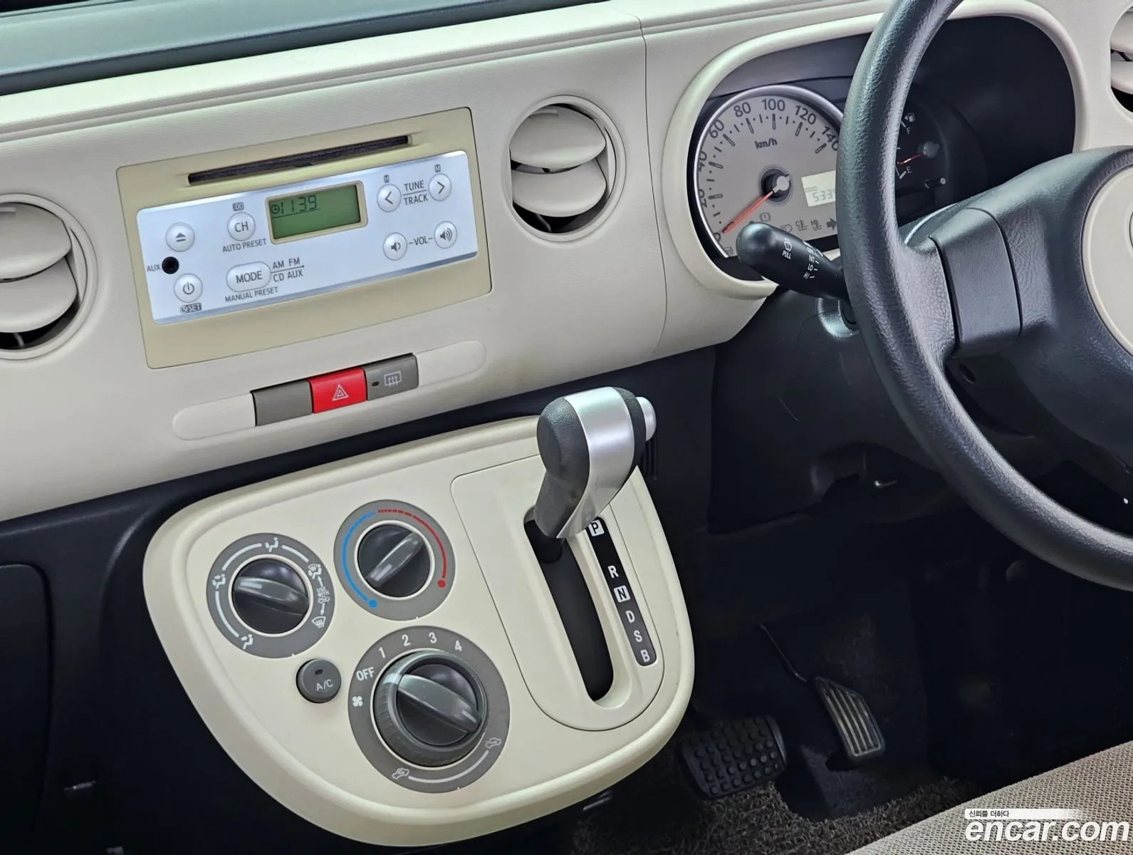 Daihatsu Mira Cocoa 2013 — 18