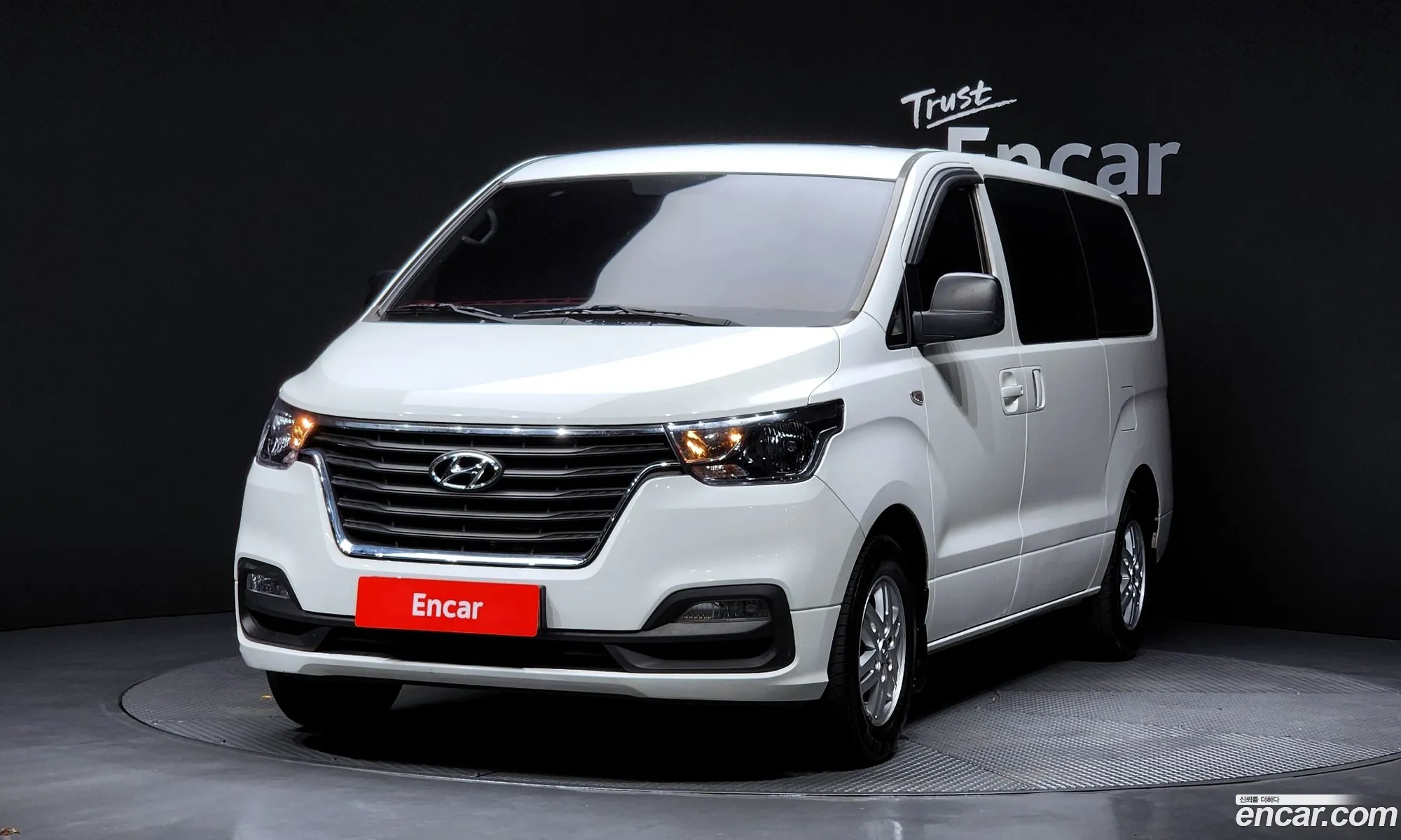 Hyundai Grand Starex 2019 — 17