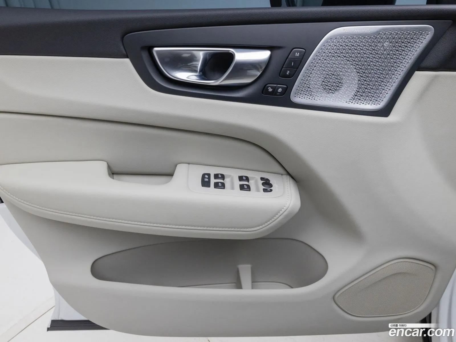 Volvo XC60 2025 — 4