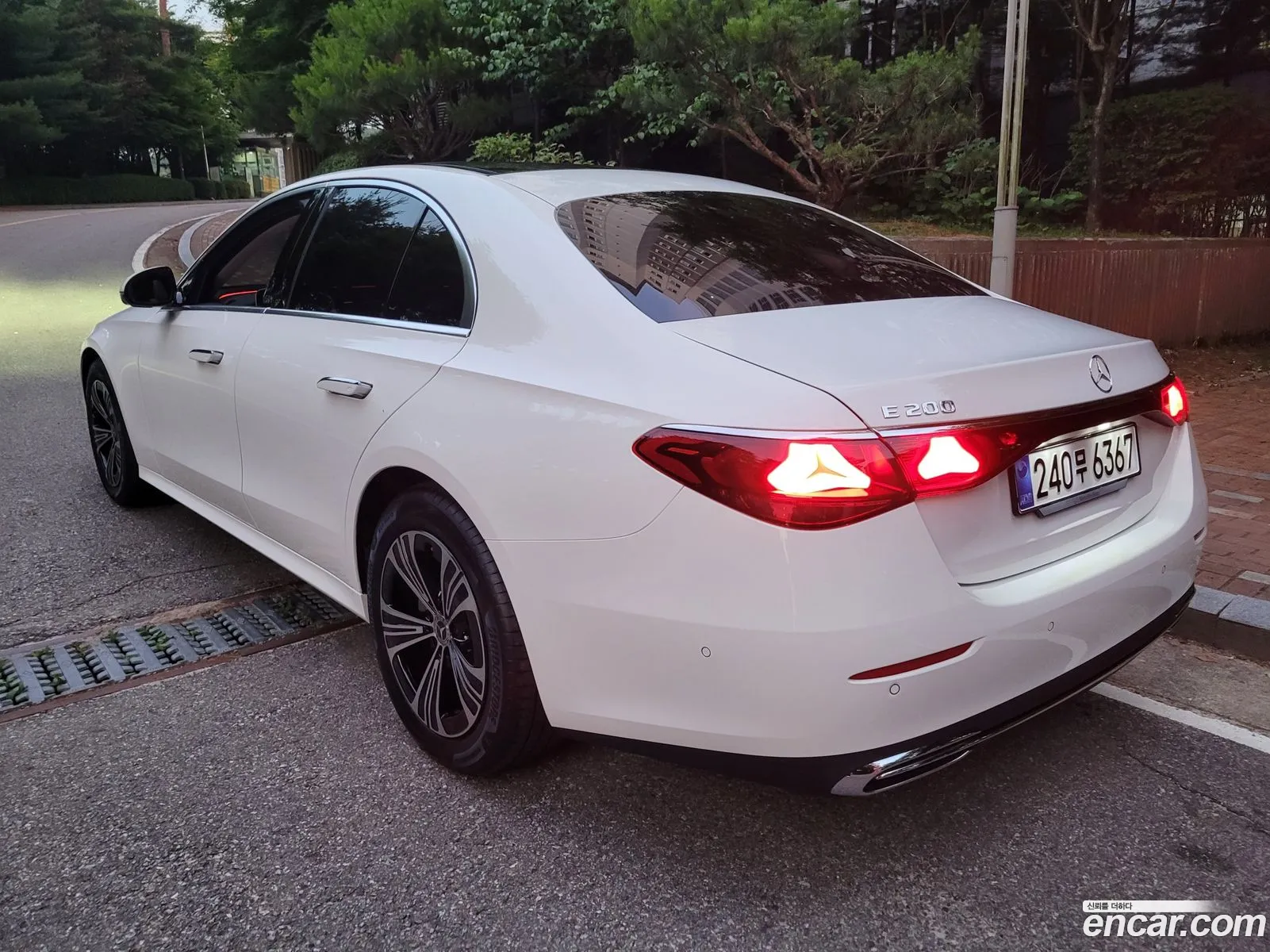 Mercedes-Benz E-Class W214 2025 — 10