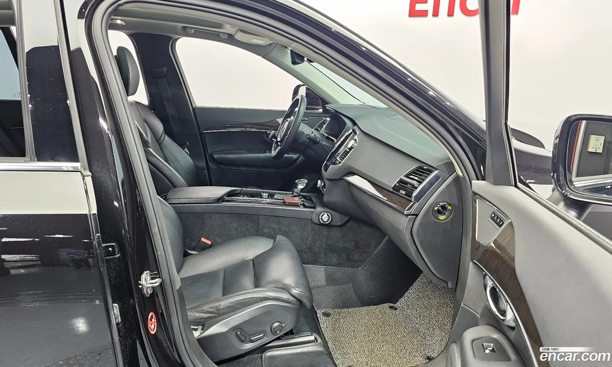 Volvo XC90 2016 YV1LF68BCH1126372 — 4