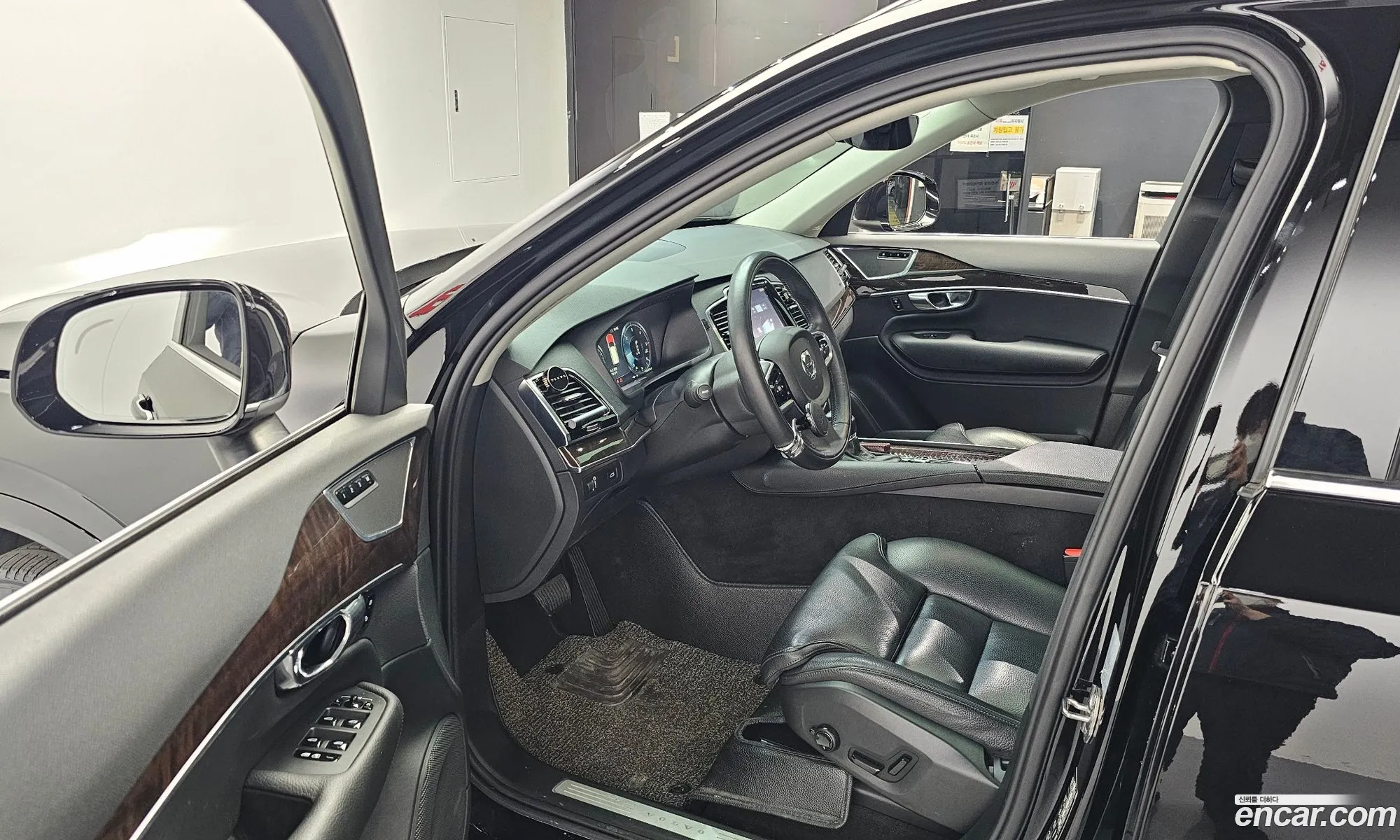 Volvo XC90 2016 YV1LF68BCH1126372 — 15