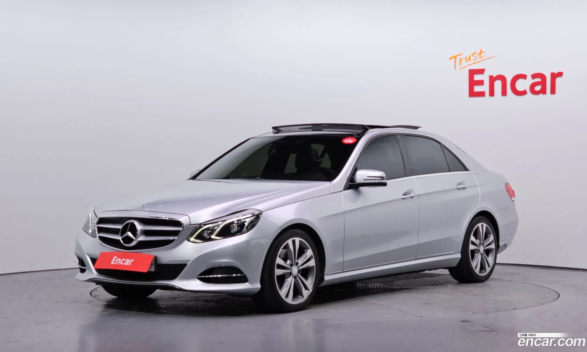 Mercedes-Benz E-Class W212 2014 WDDHF8BB0EA962417 — 3