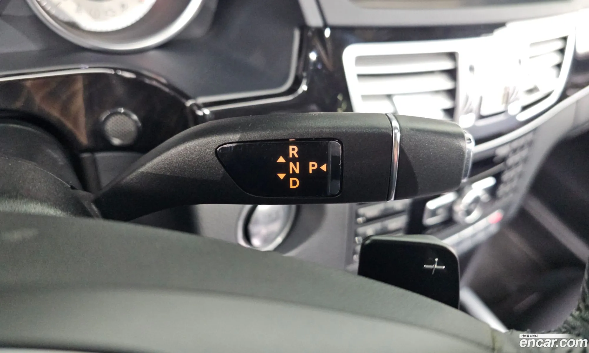 Mercedes-Benz E-Class W212 2014 WDDHF8BB0EA962417 — 13