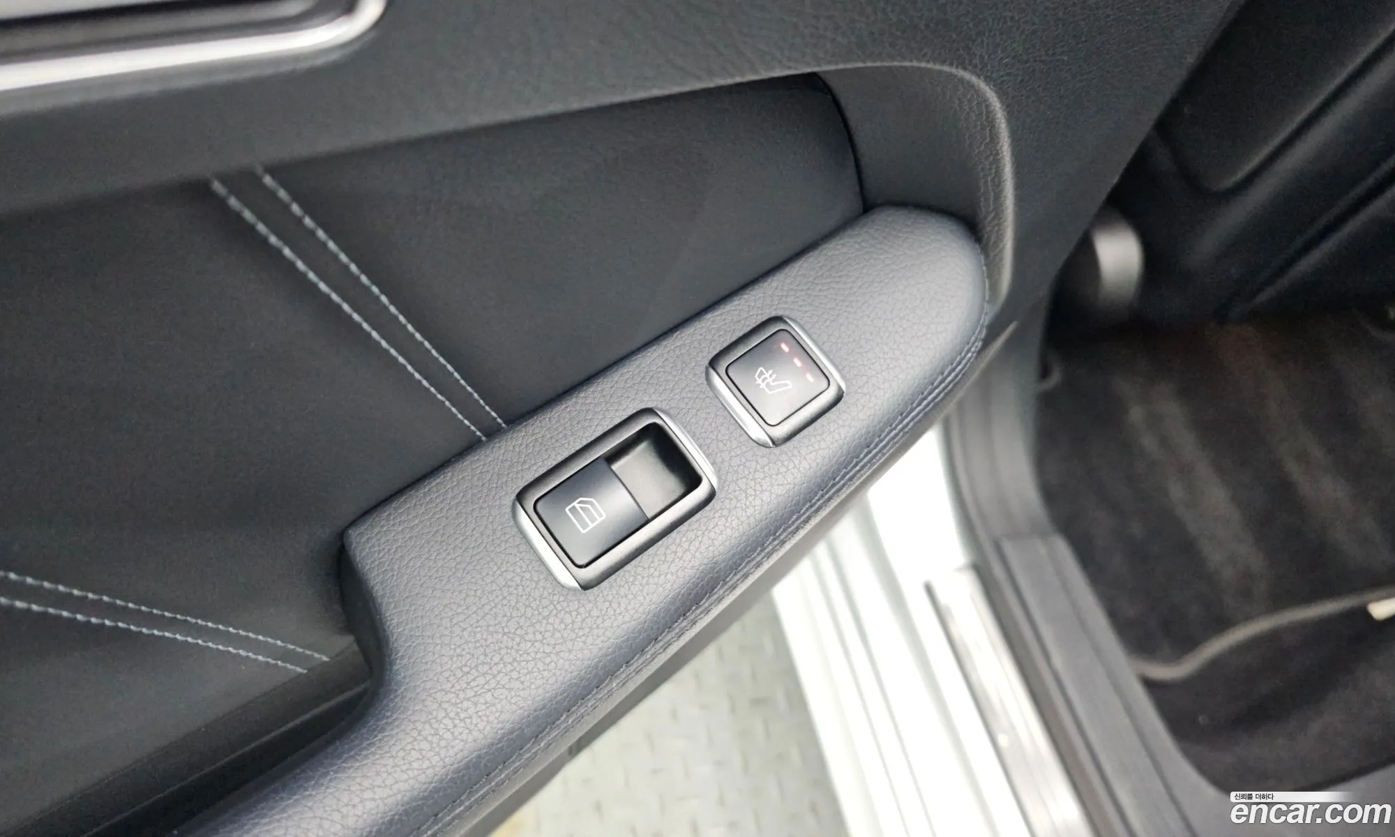 Mercedes-Benz E-Class W212 2014 WDDHF8BB0EA962417 — 14