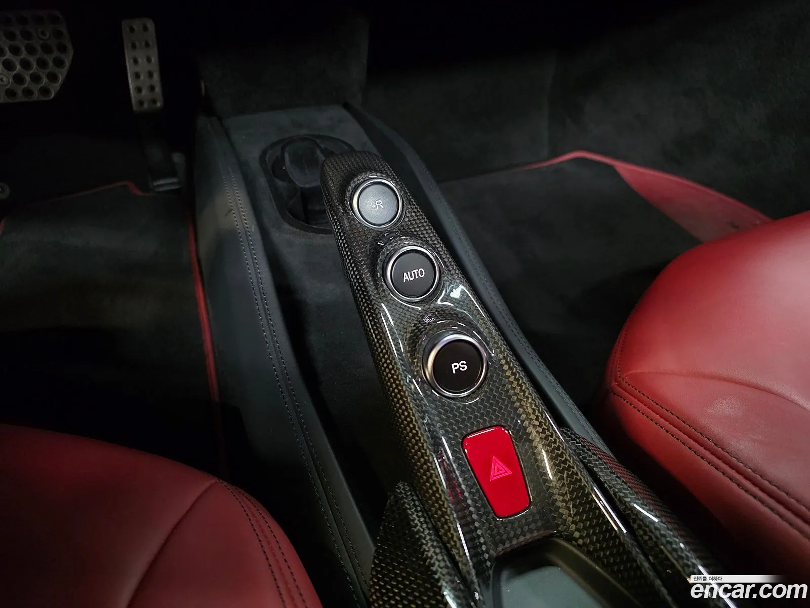 Ferrari F8 Spider 2021 — 17