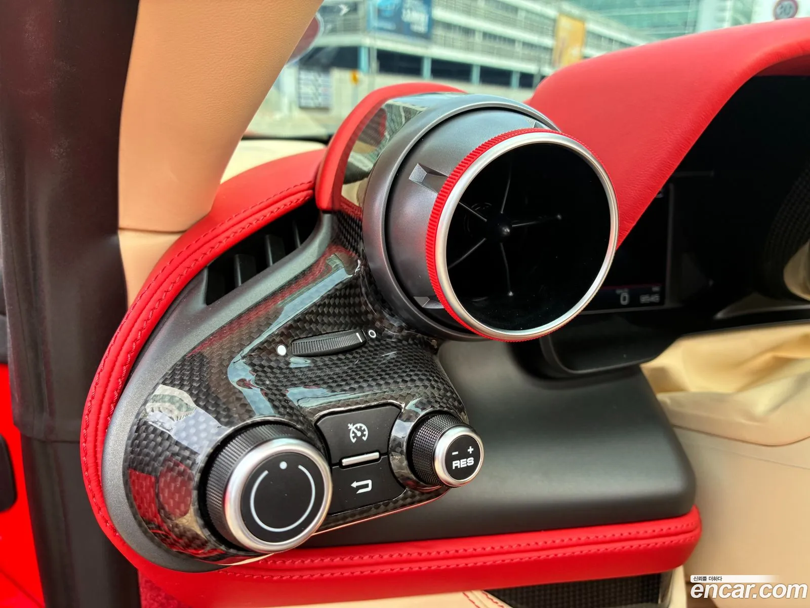 Ferrari F8 Spider 2020 — 12